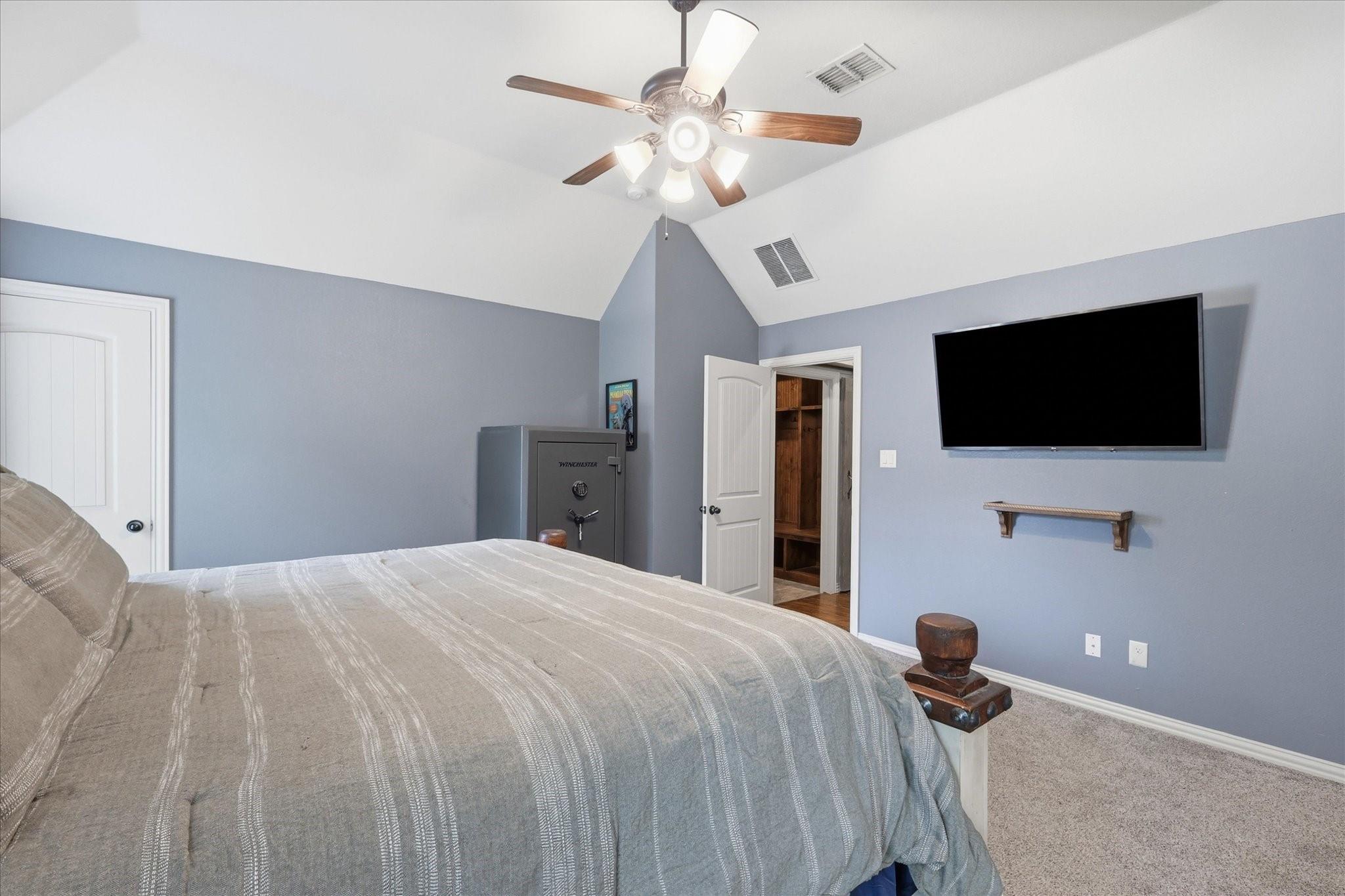 main property photo 19