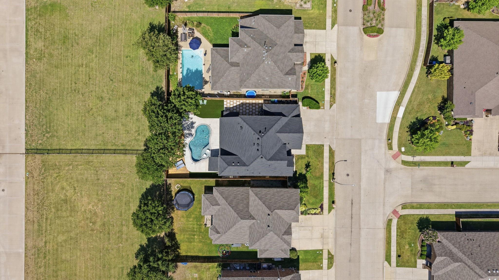 main property photo 6