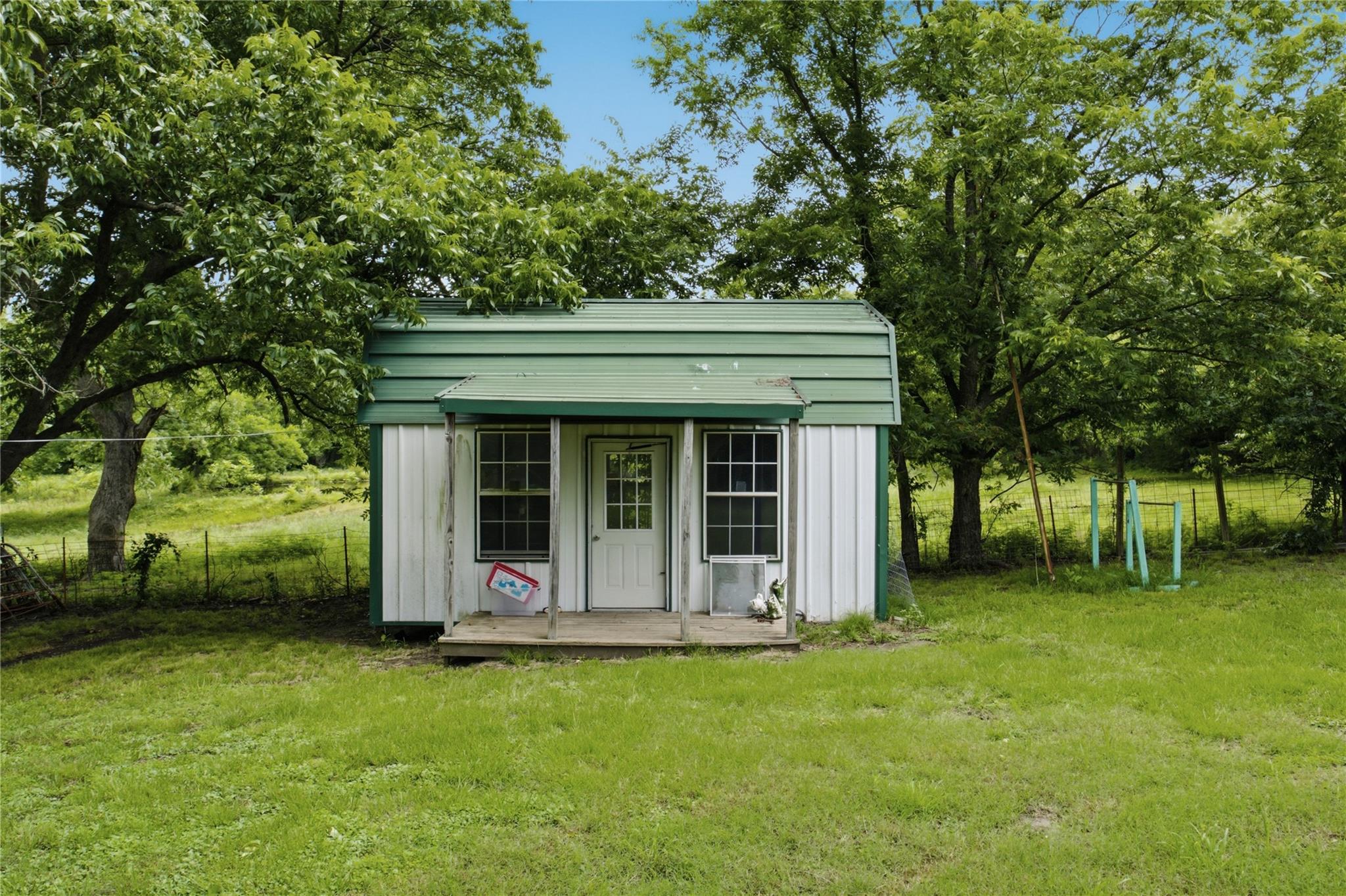 main property photo 25