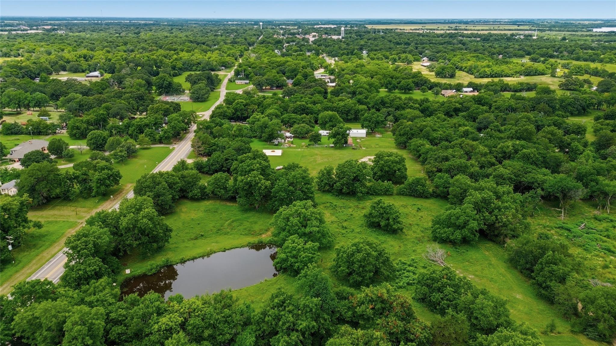 main property photo 28