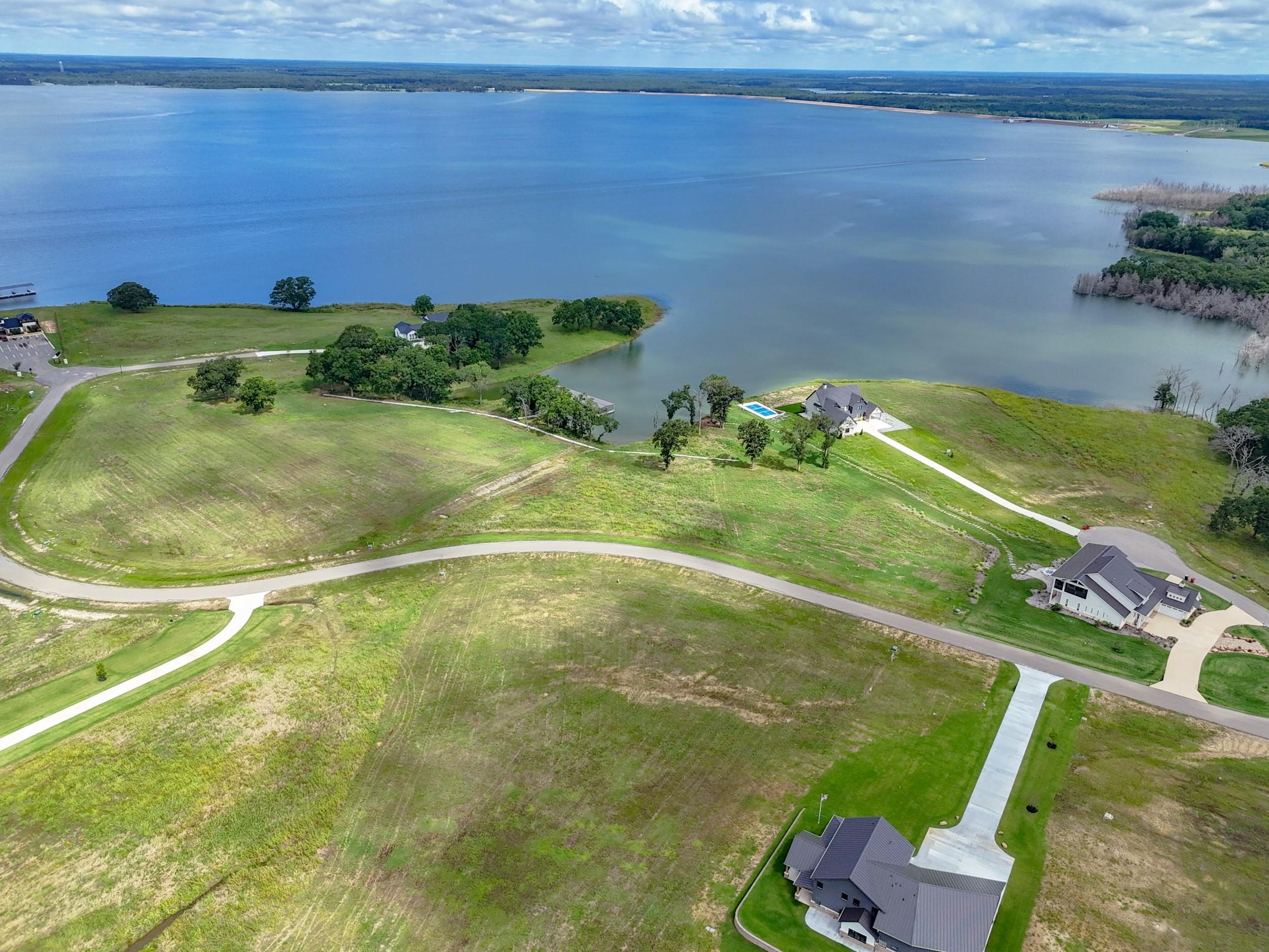 main property photo 8