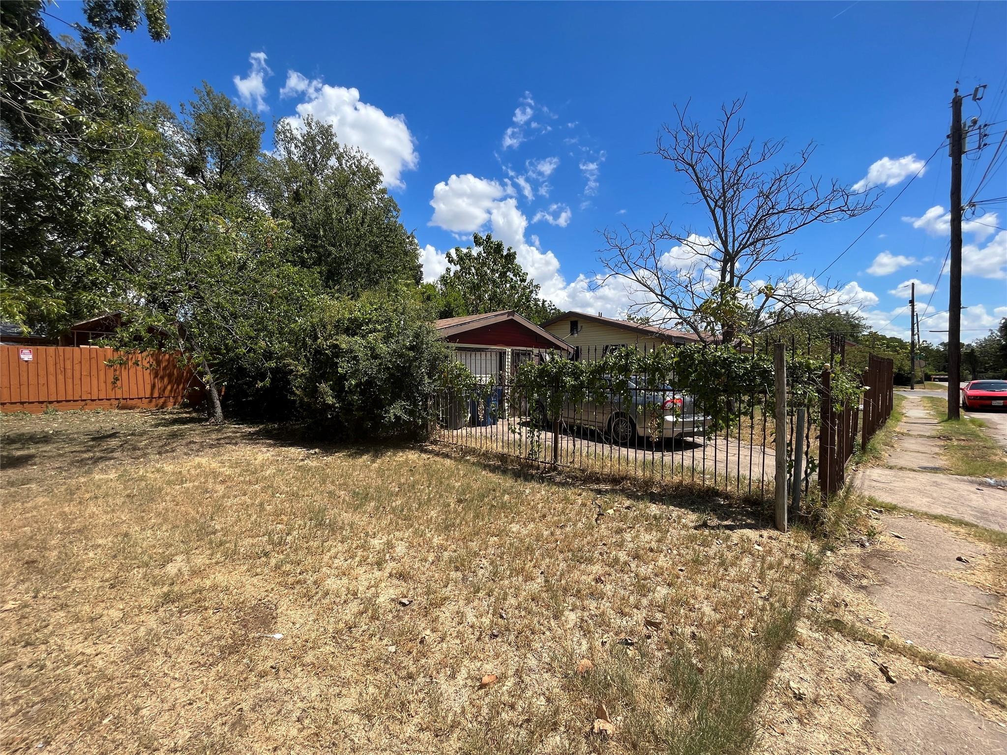 main property photo 24