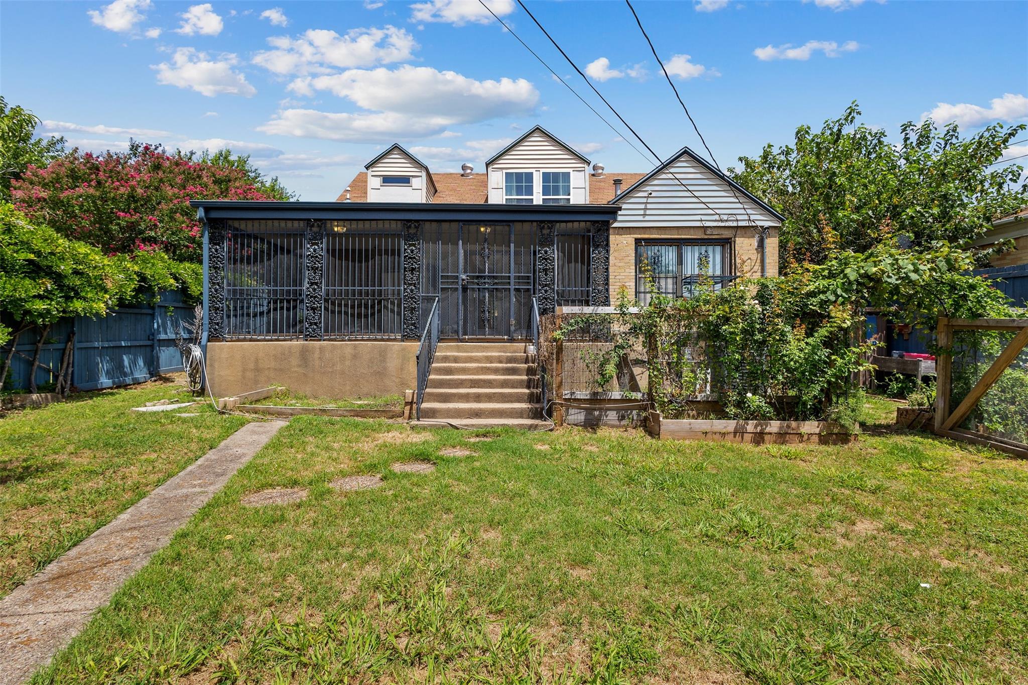 main property photo 28