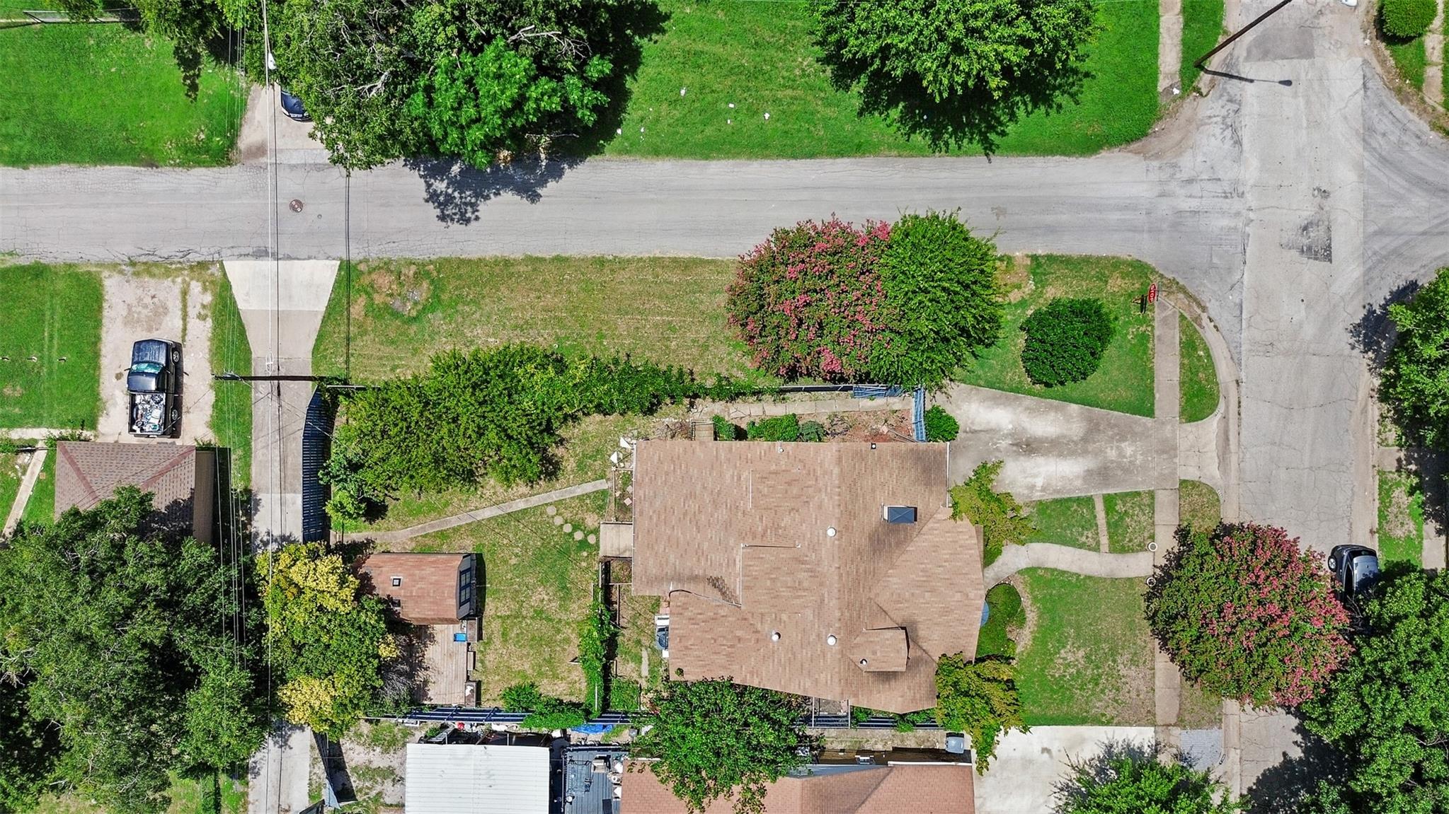 main property photo 37