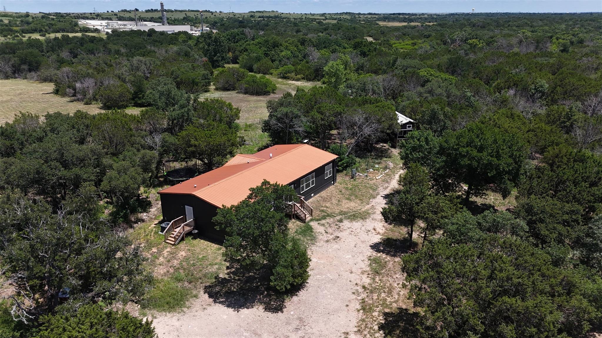main property photo 31