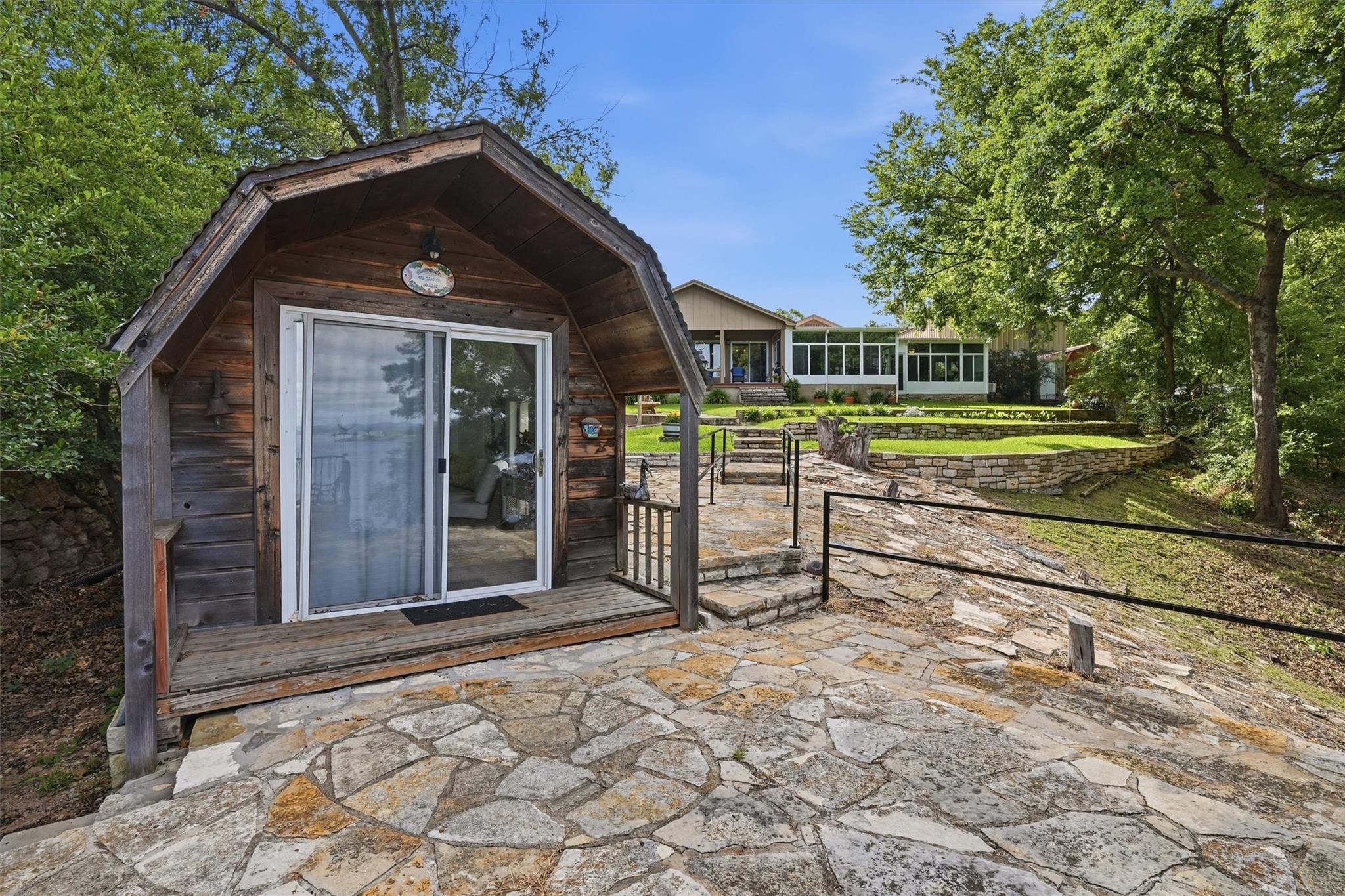 main property photo 33