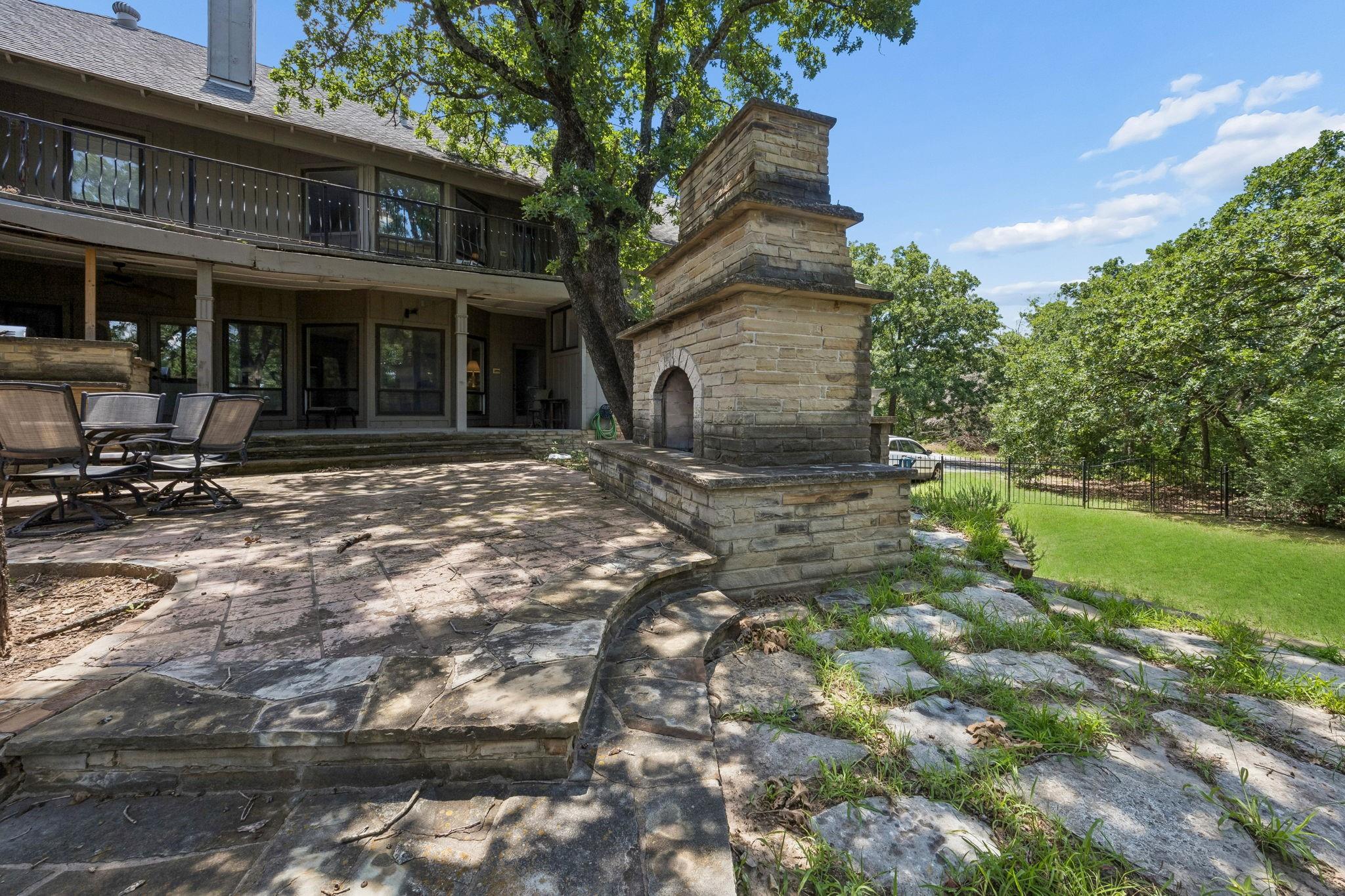 main property photo 32
