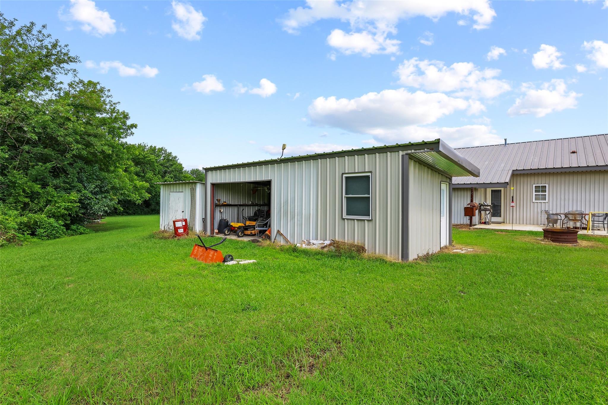 main property photo 8