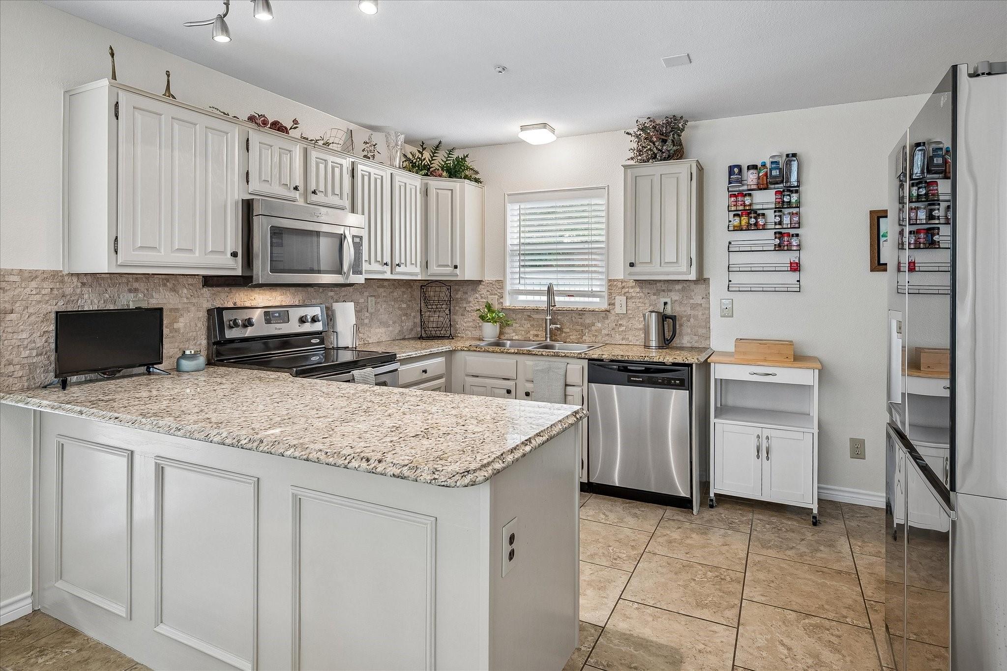 main property photo 9