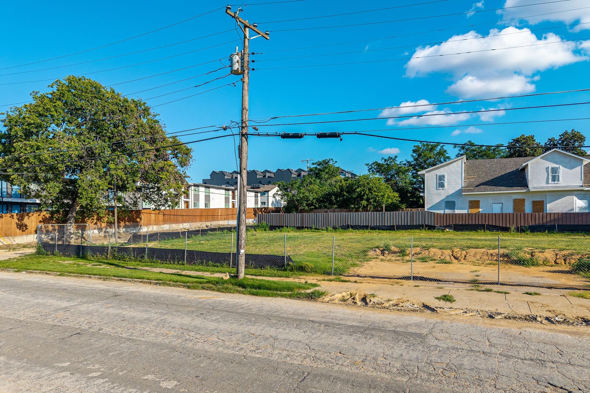 main property photo 14
