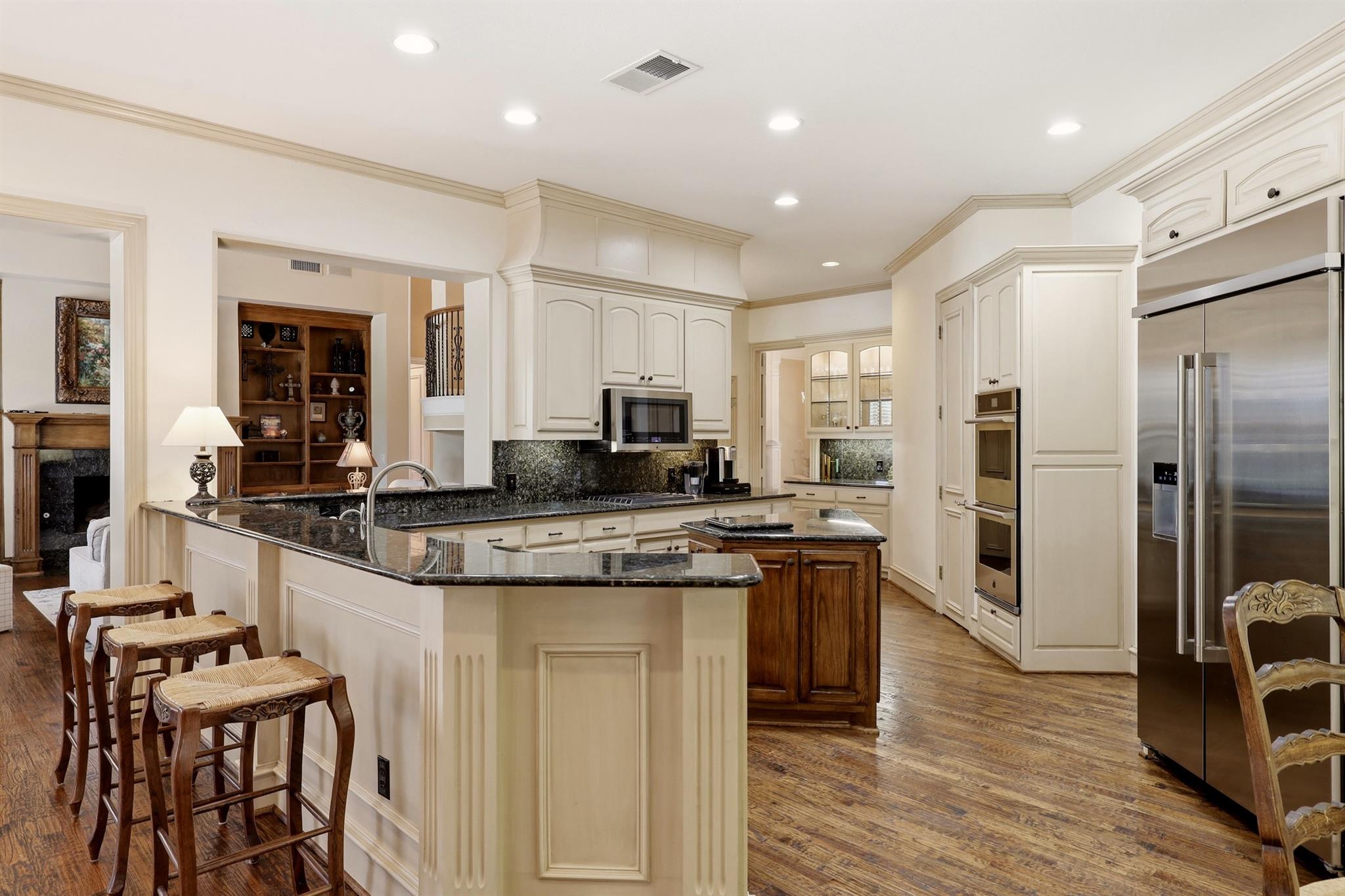 main property photo 17