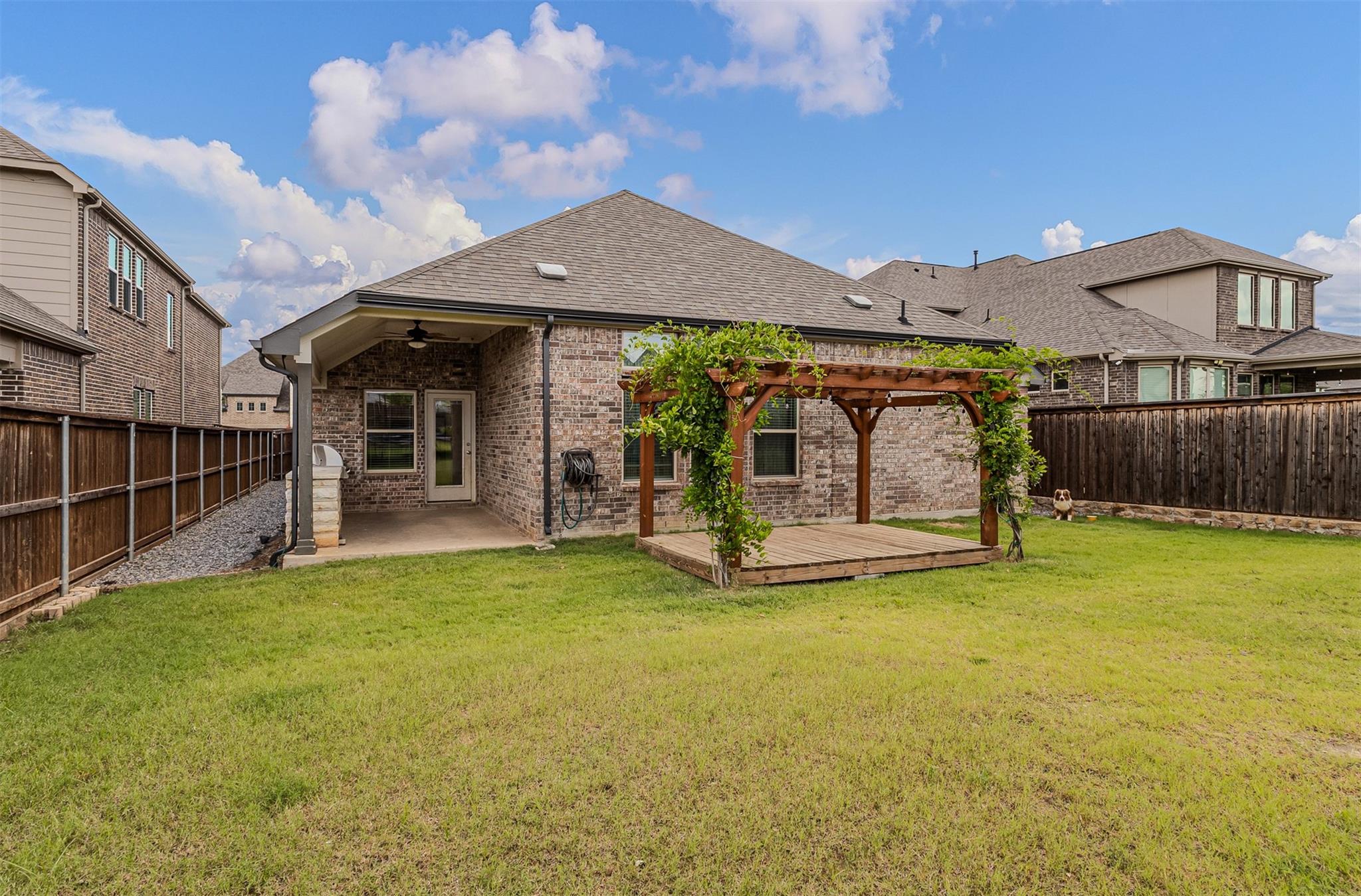 main property photo 27