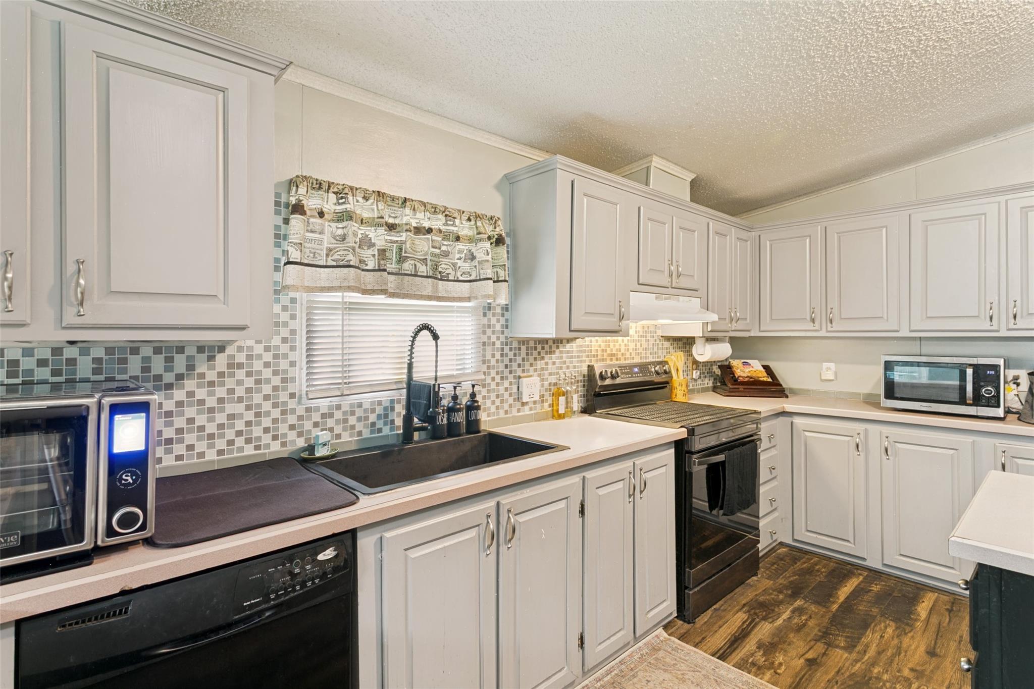 property viewer photo 14