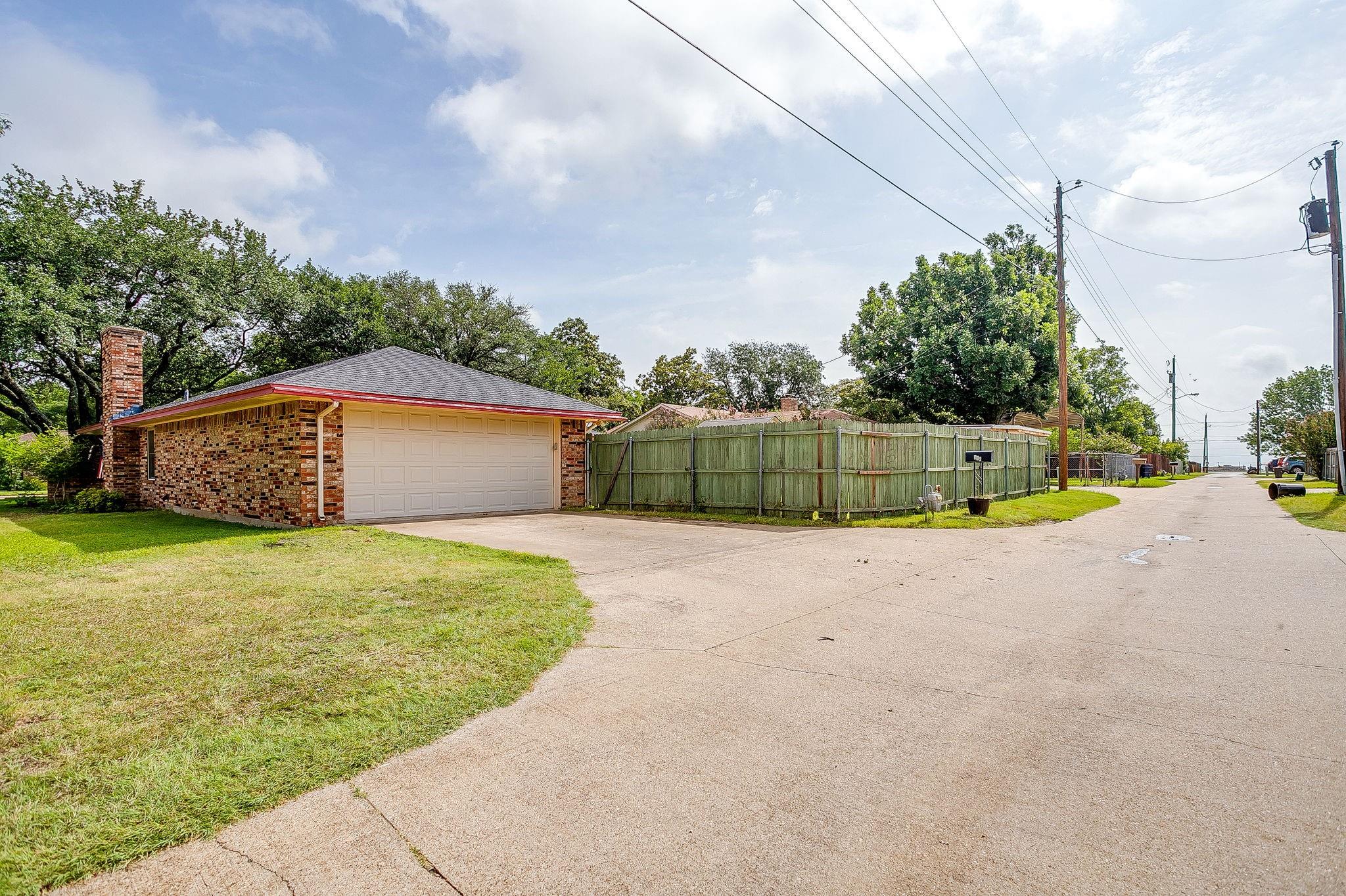 main property photo 39