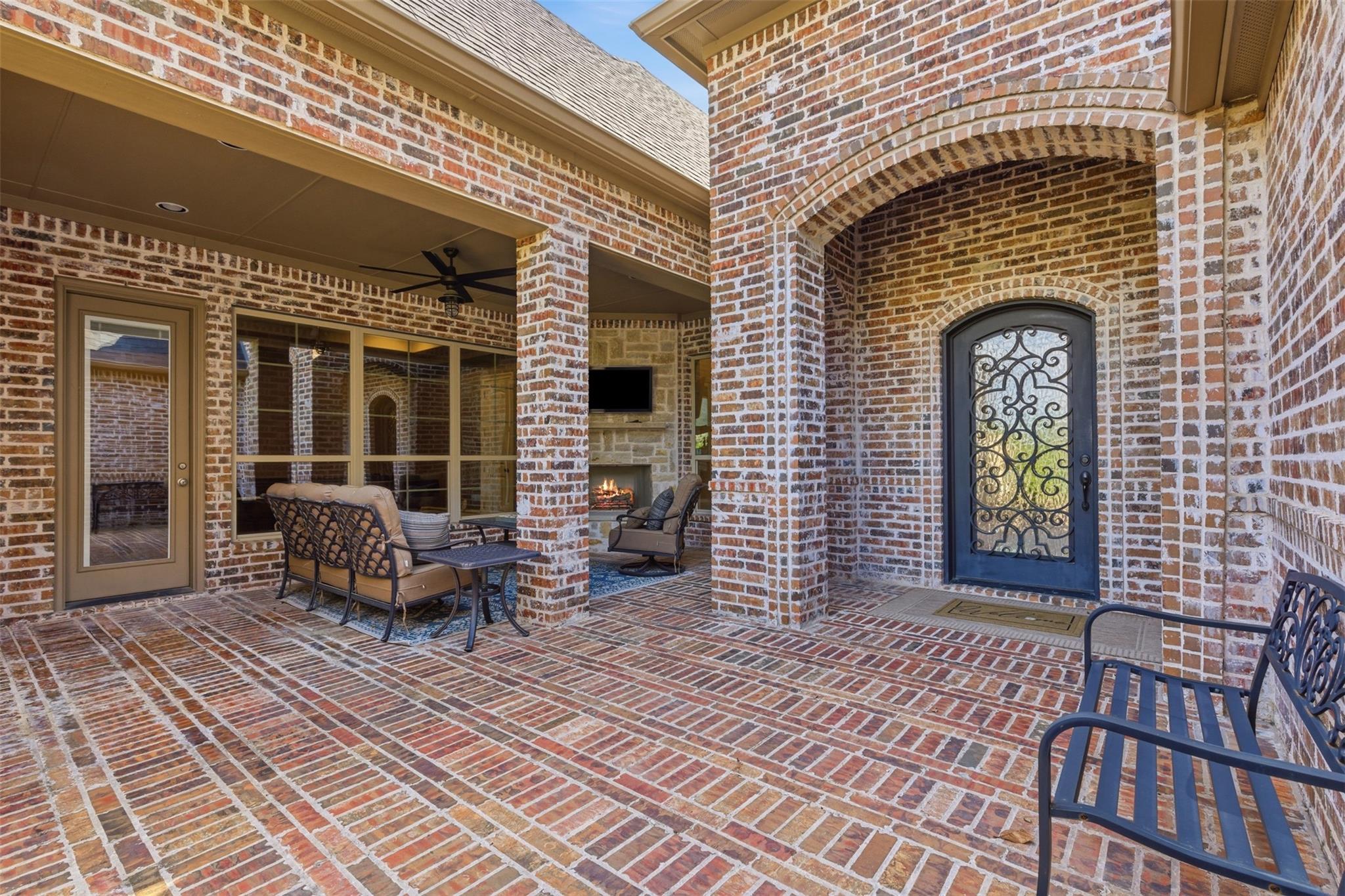 main property photo 3