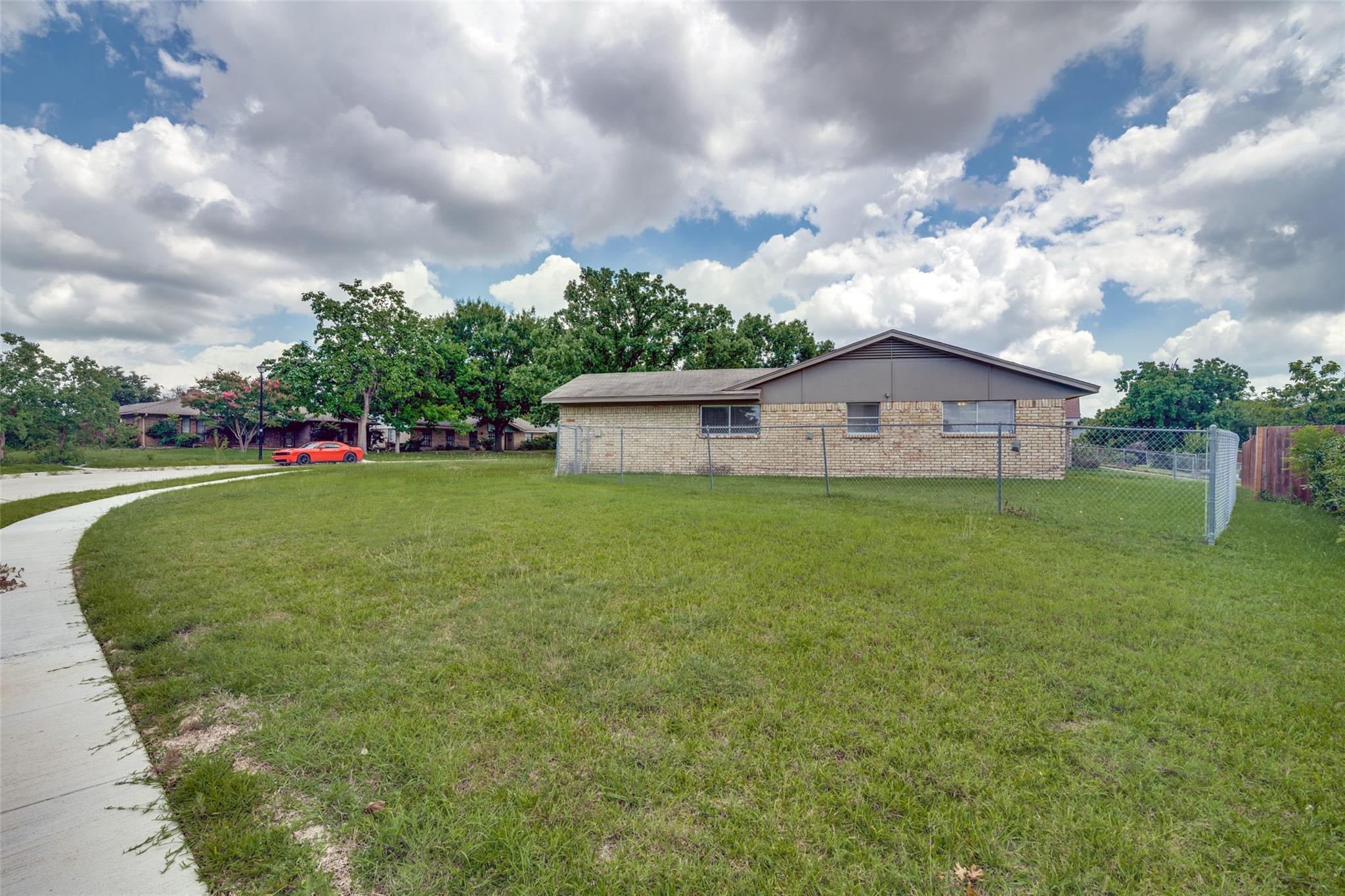 main property photo 24