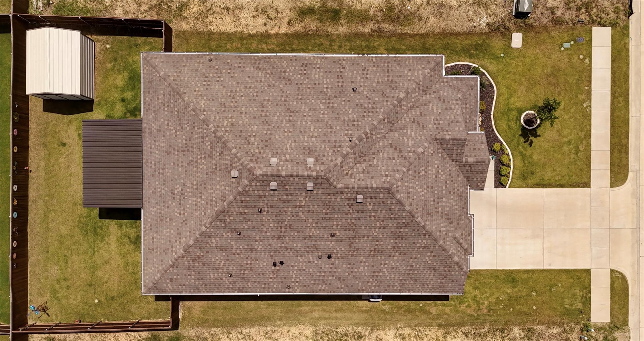 main property photo 30