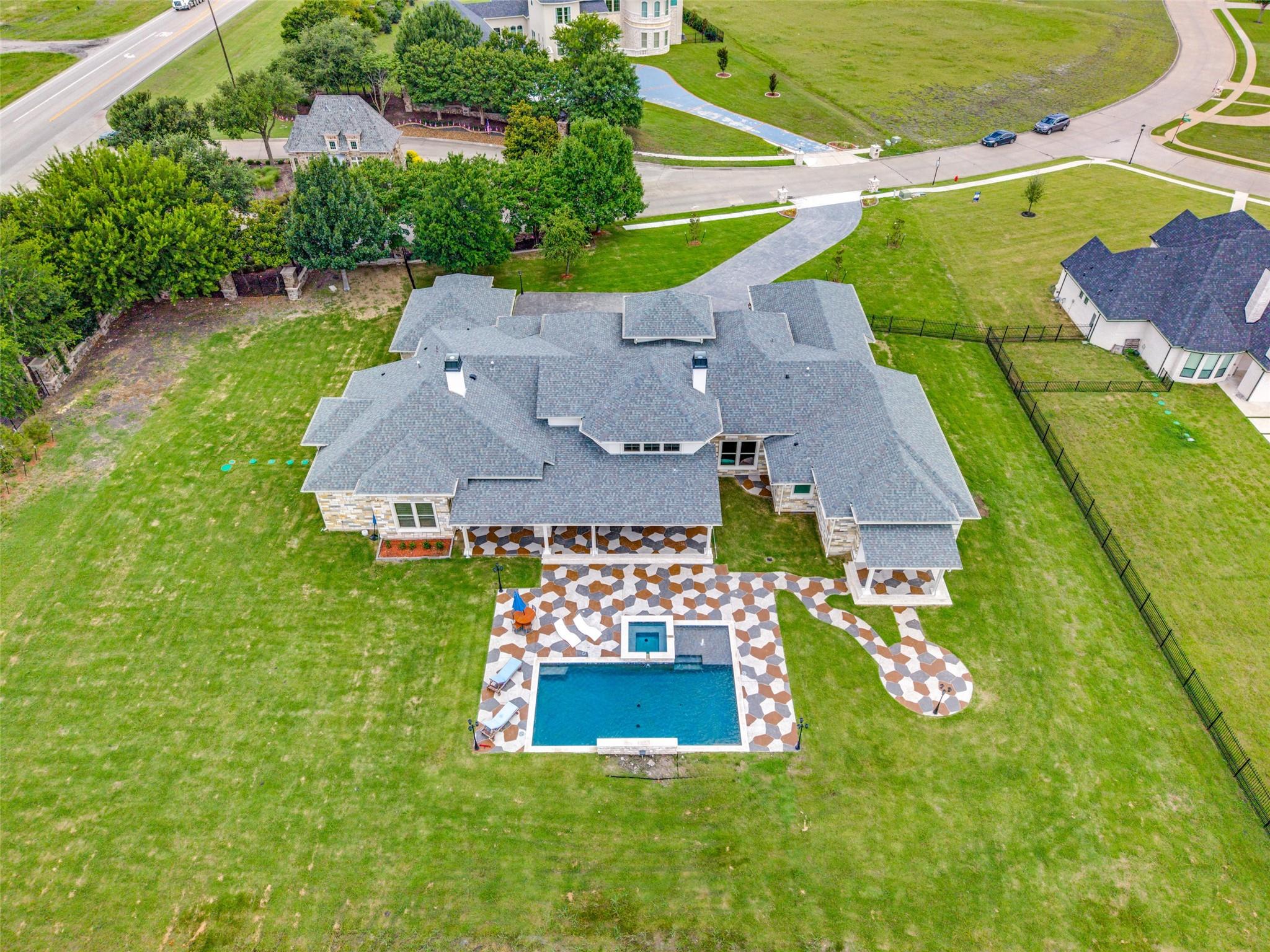 main property photo 32