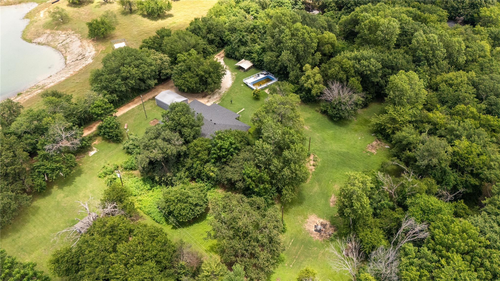 main property photo 32