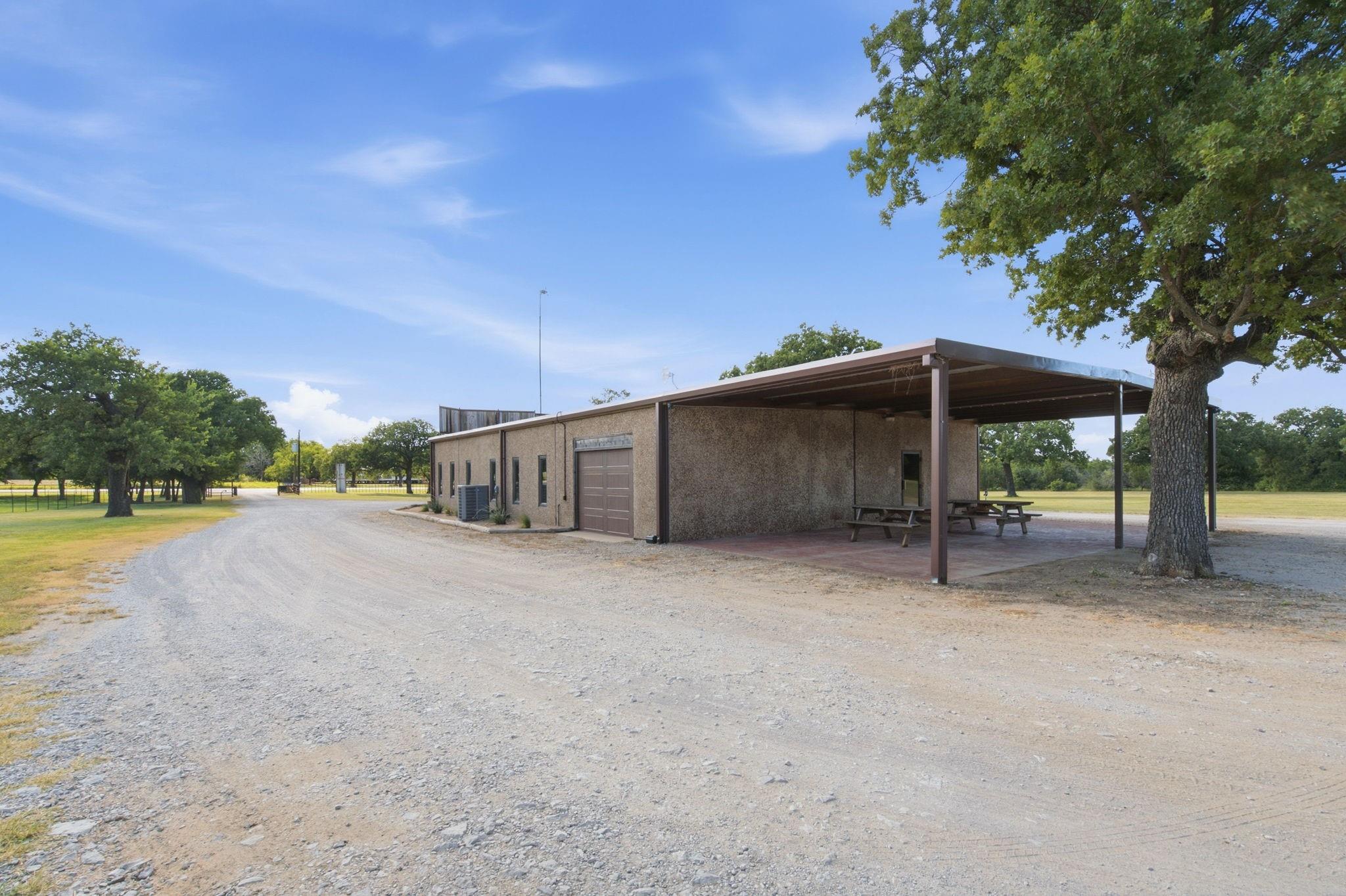 main property photo 11