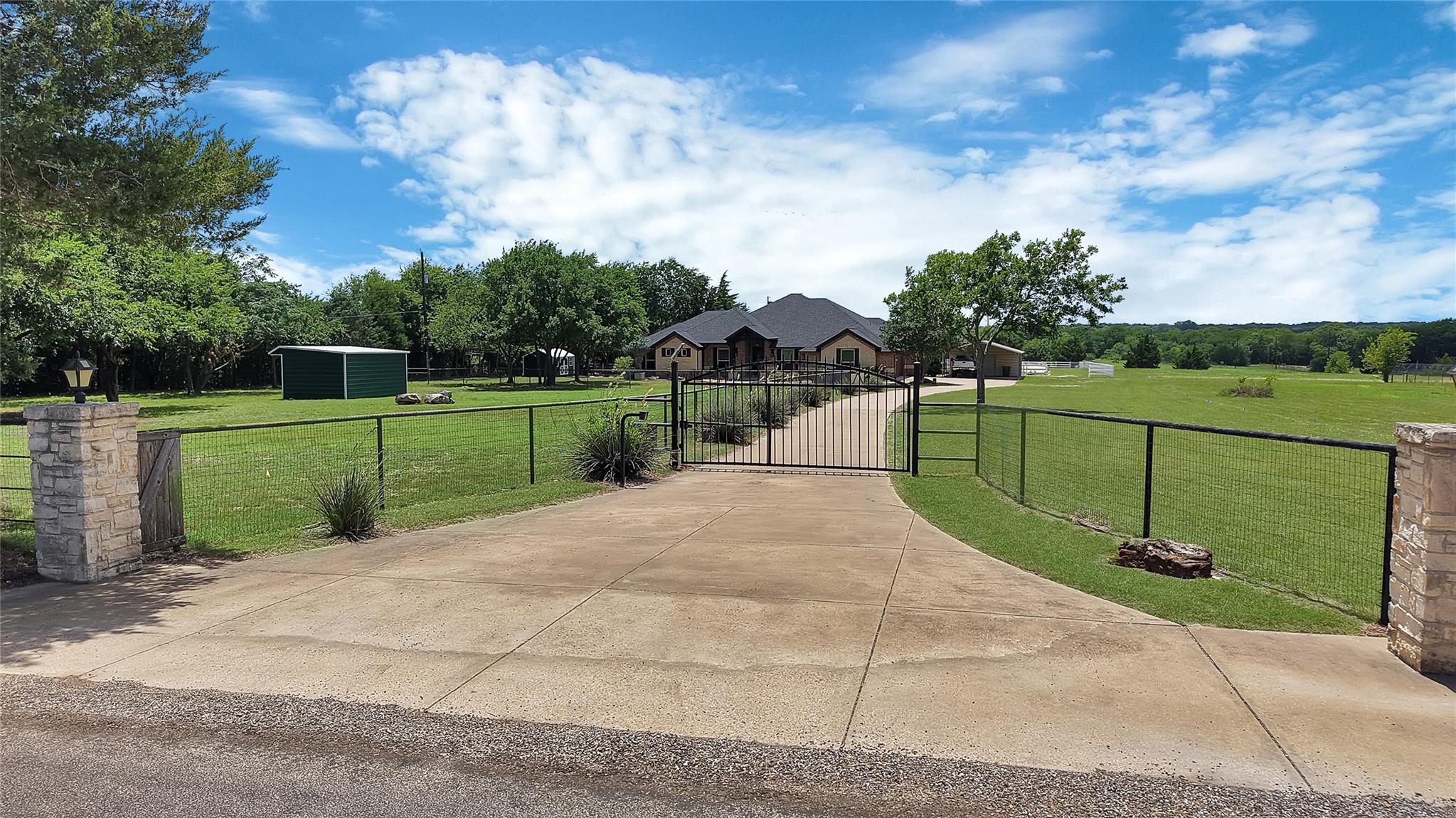 main property photo 36