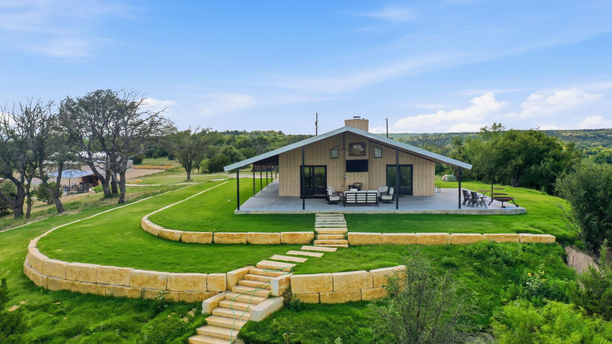 main property photo 25
