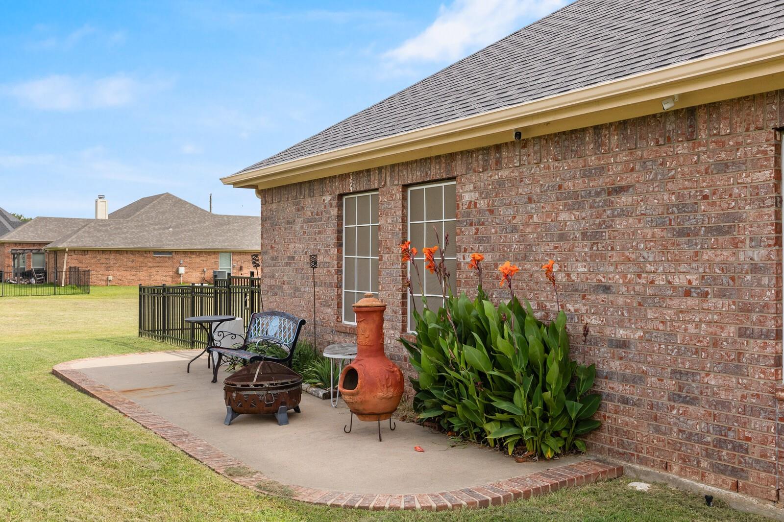 main property photo 6