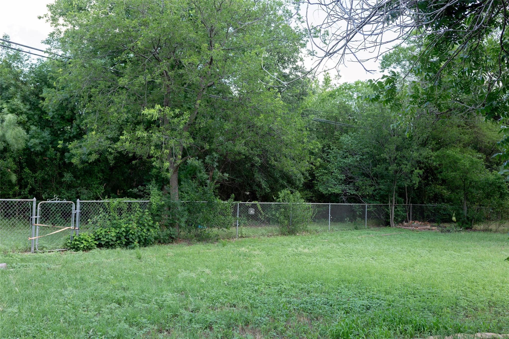 main property photo 11
