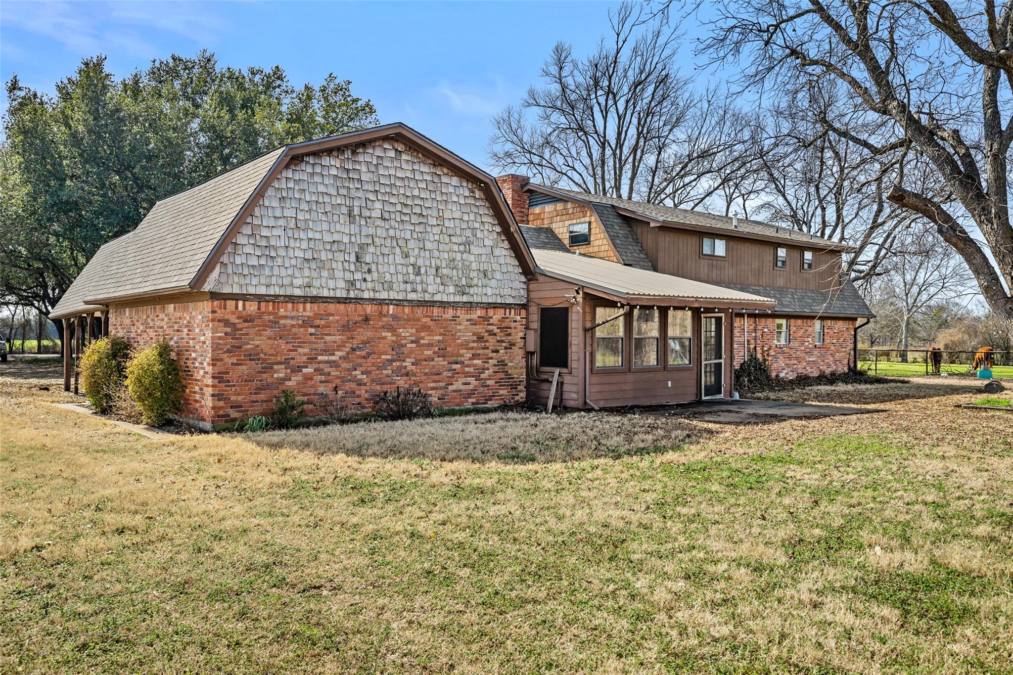 main property photo 23