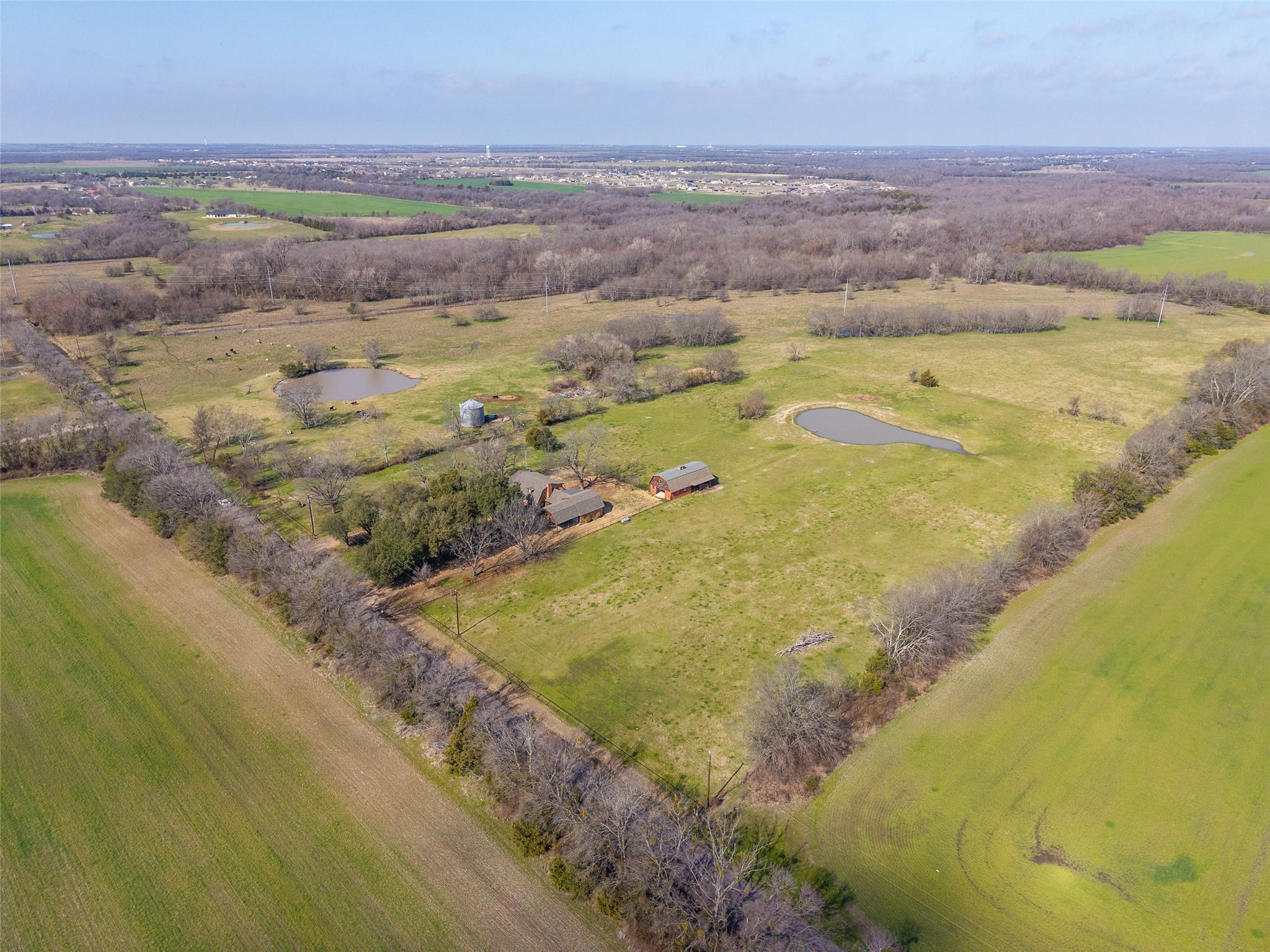 main property photo 30