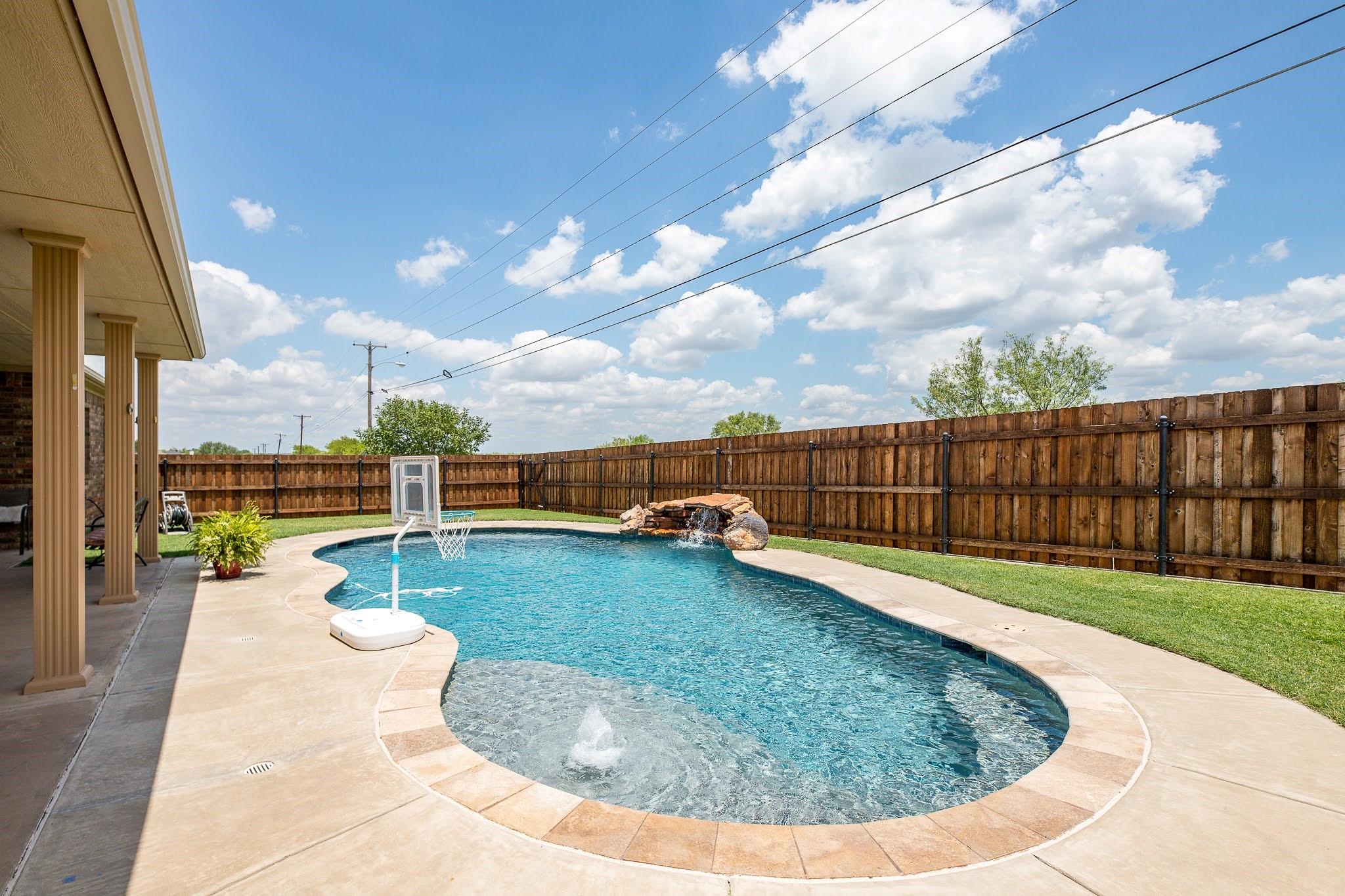 main property photo 7