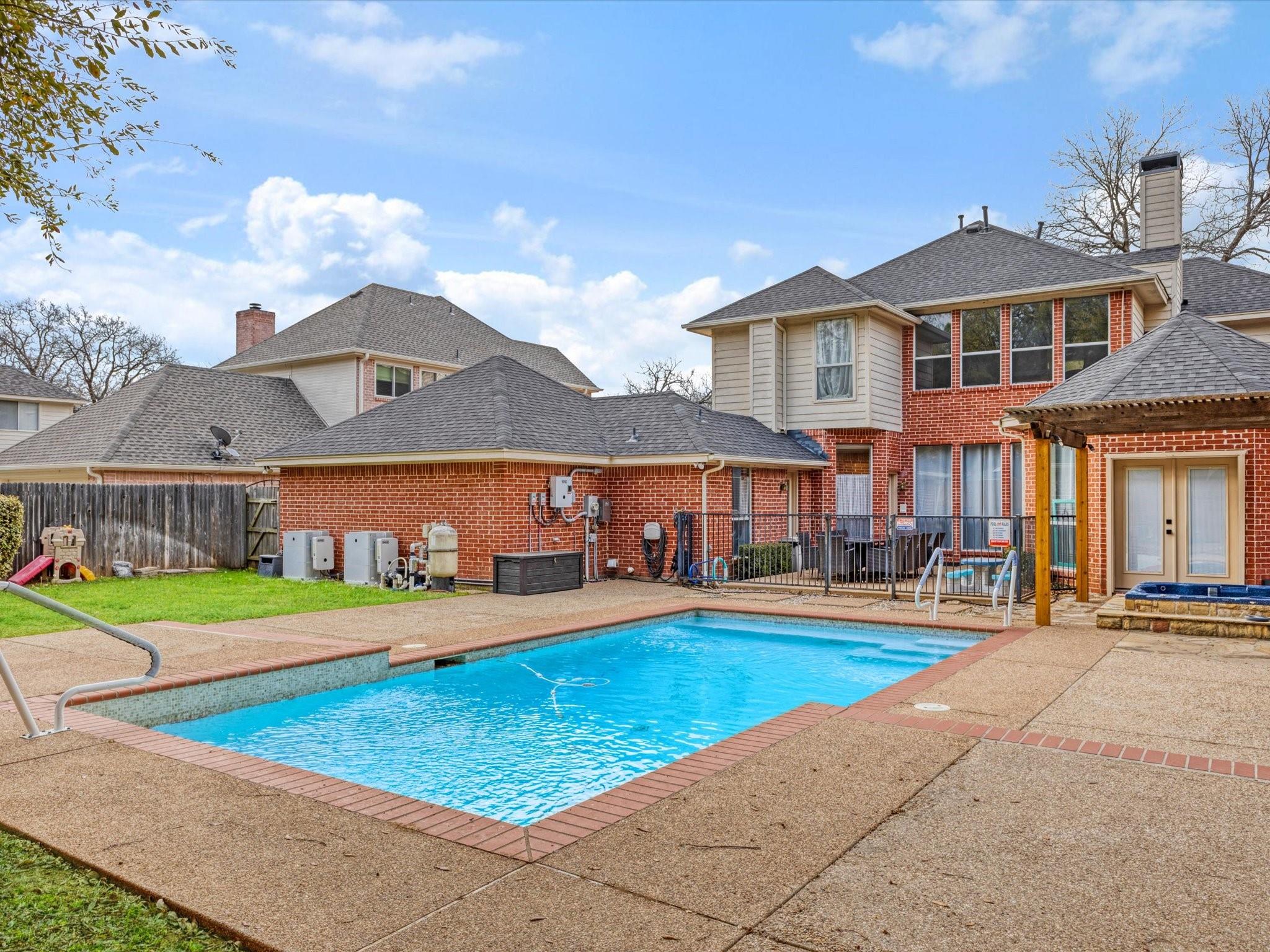 main property photo 10