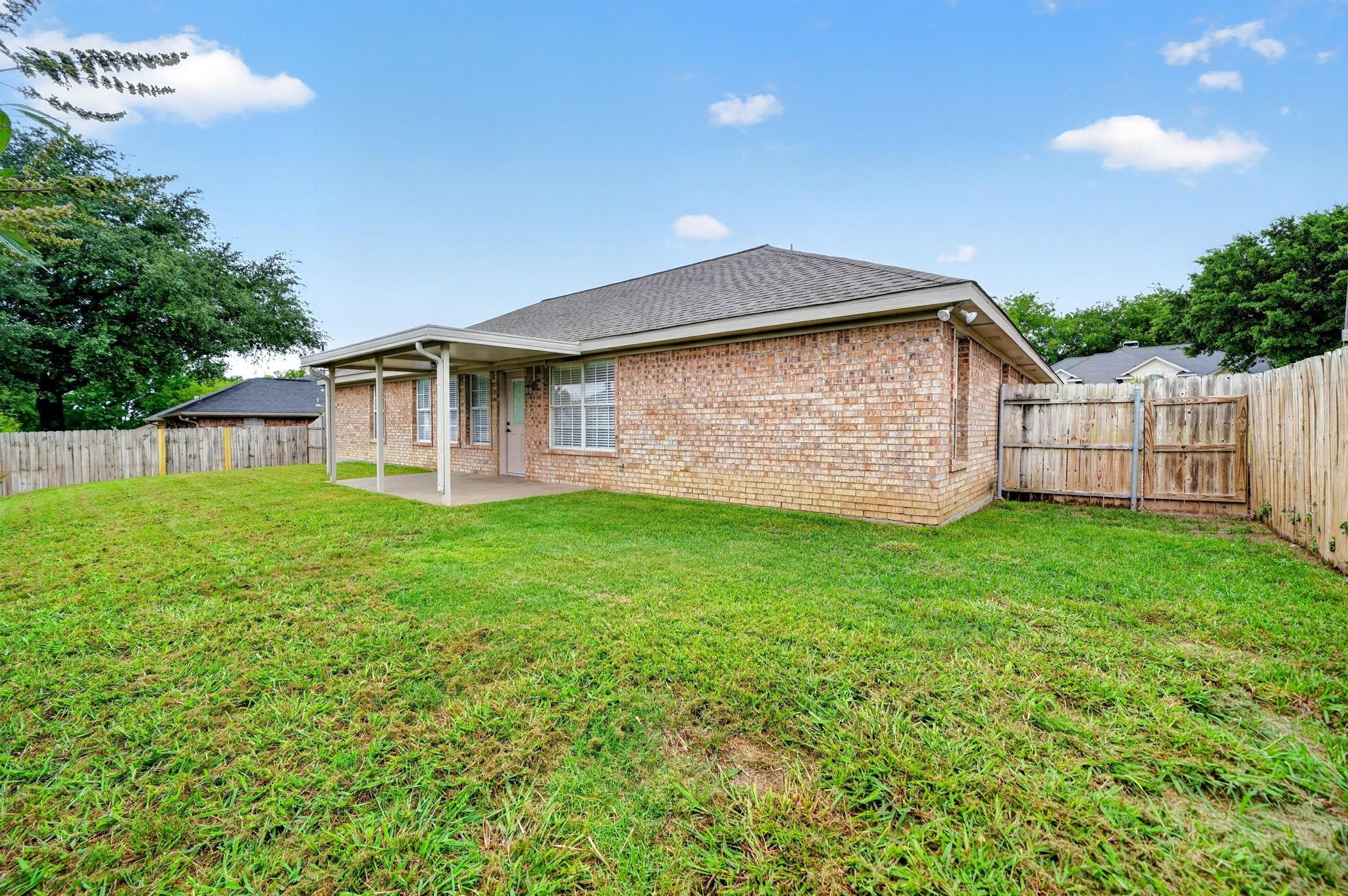 main property photo 30