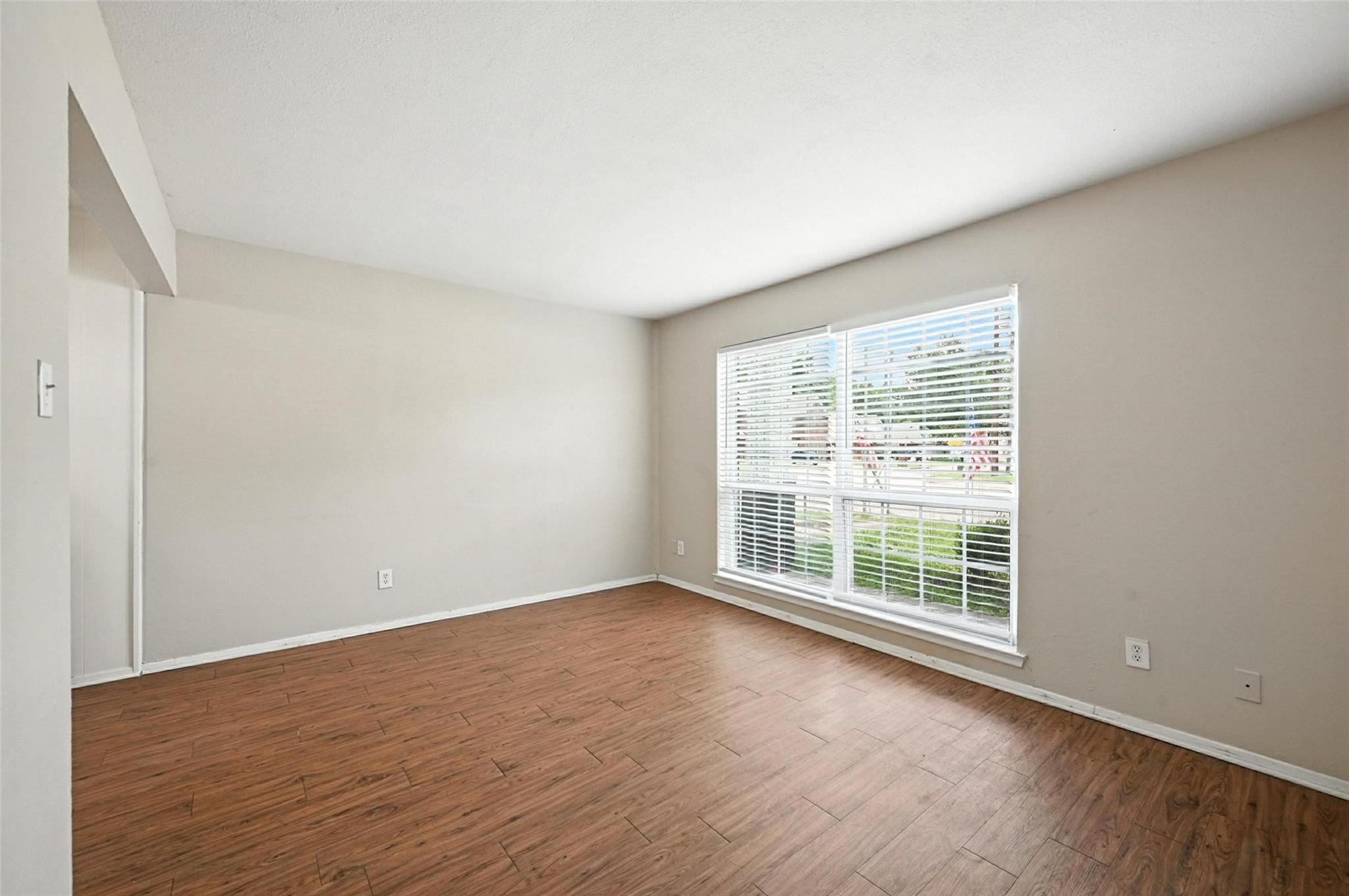 property viewer photo 11