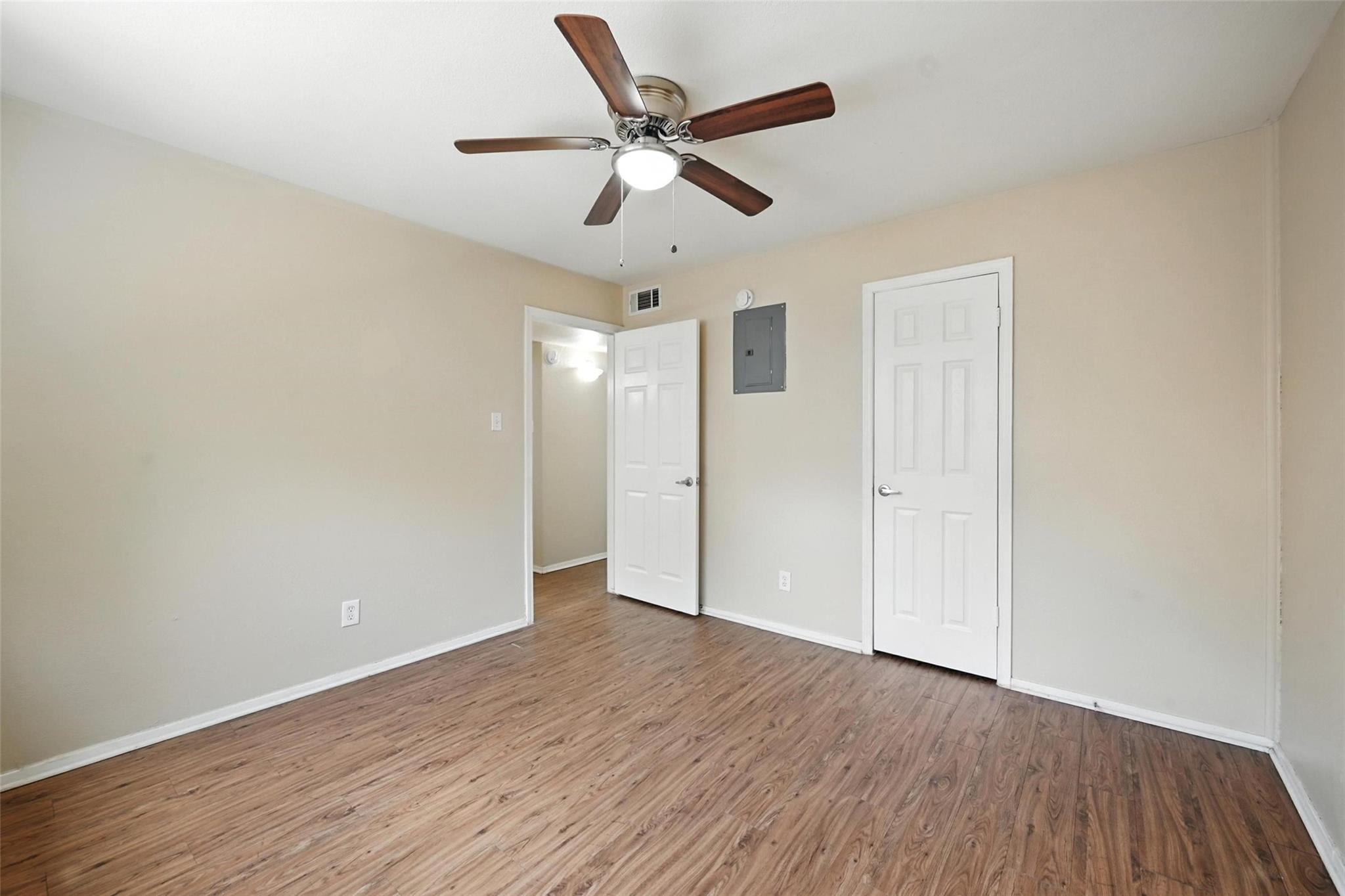 property viewer photo 13