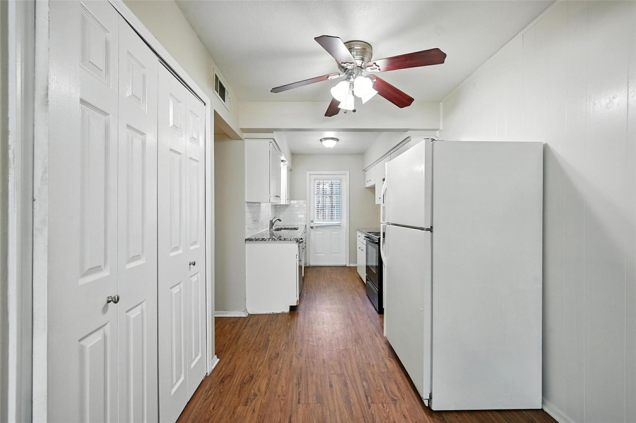 property viewer photo 2