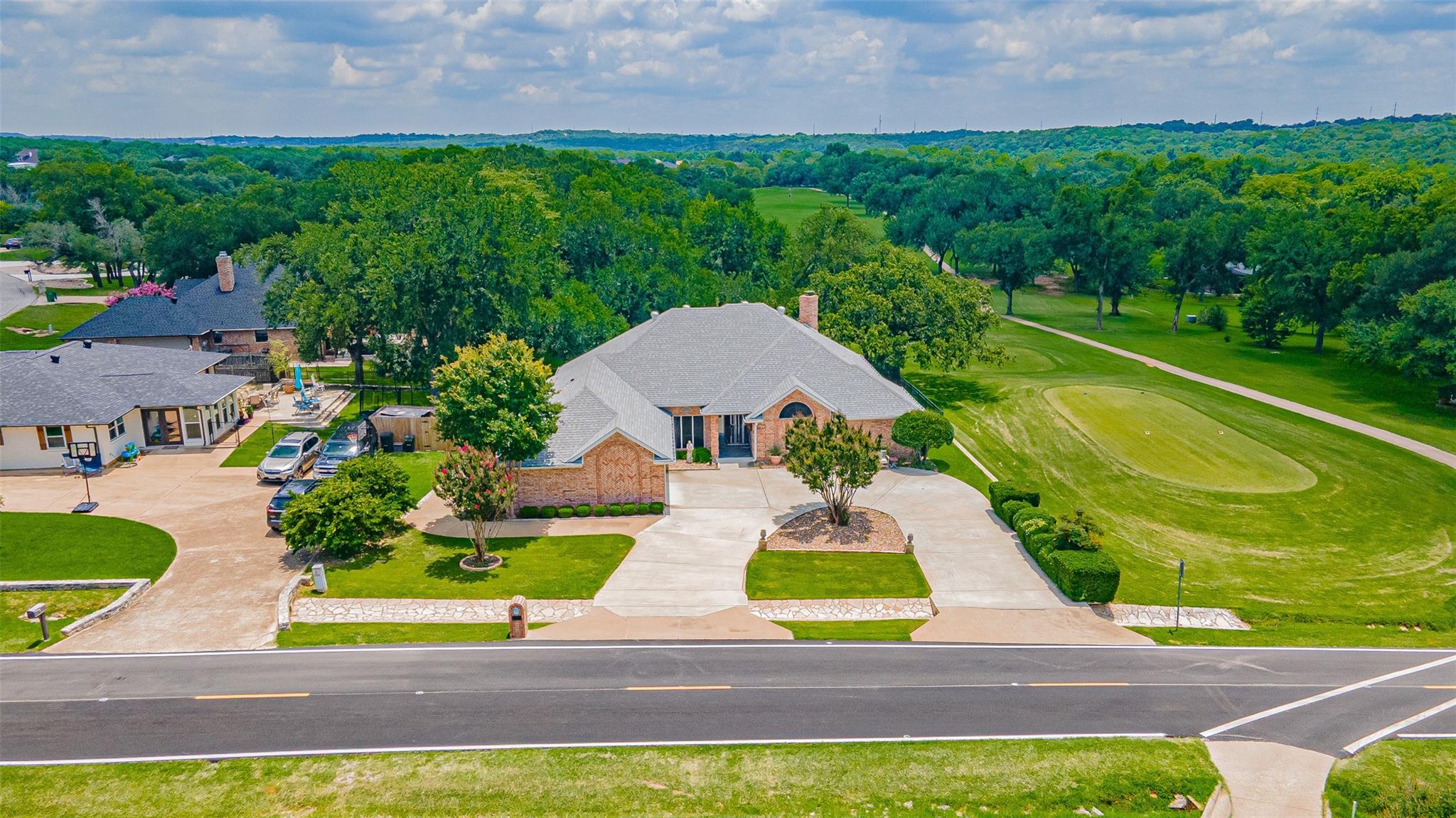 main property photo 3