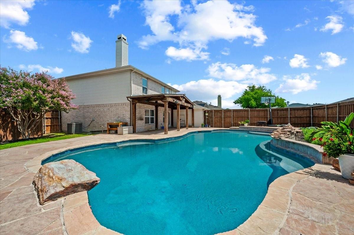 main property photo 31