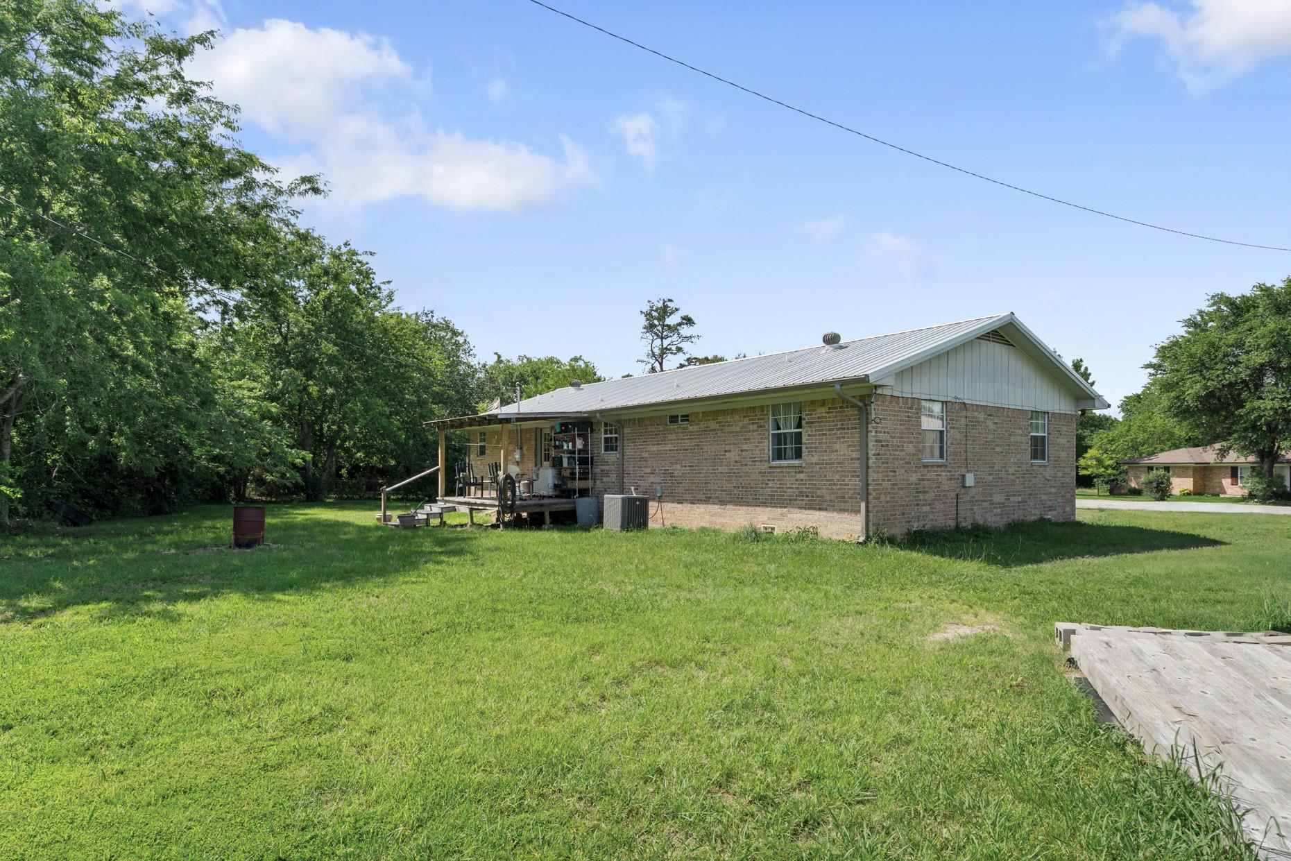 main property photo 22