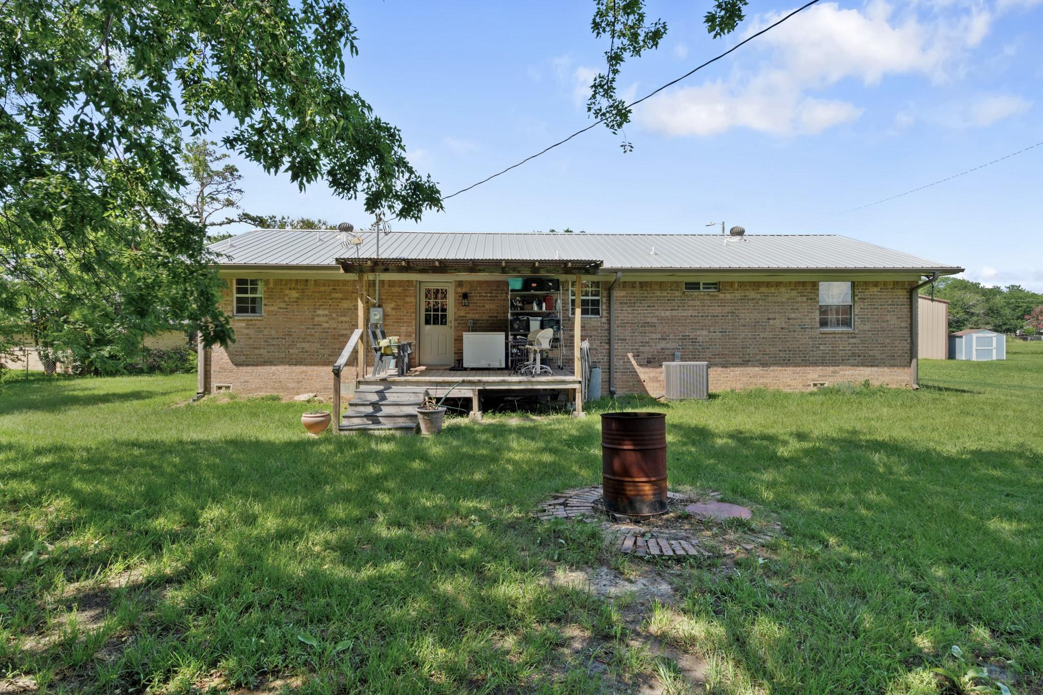 main property photo 23