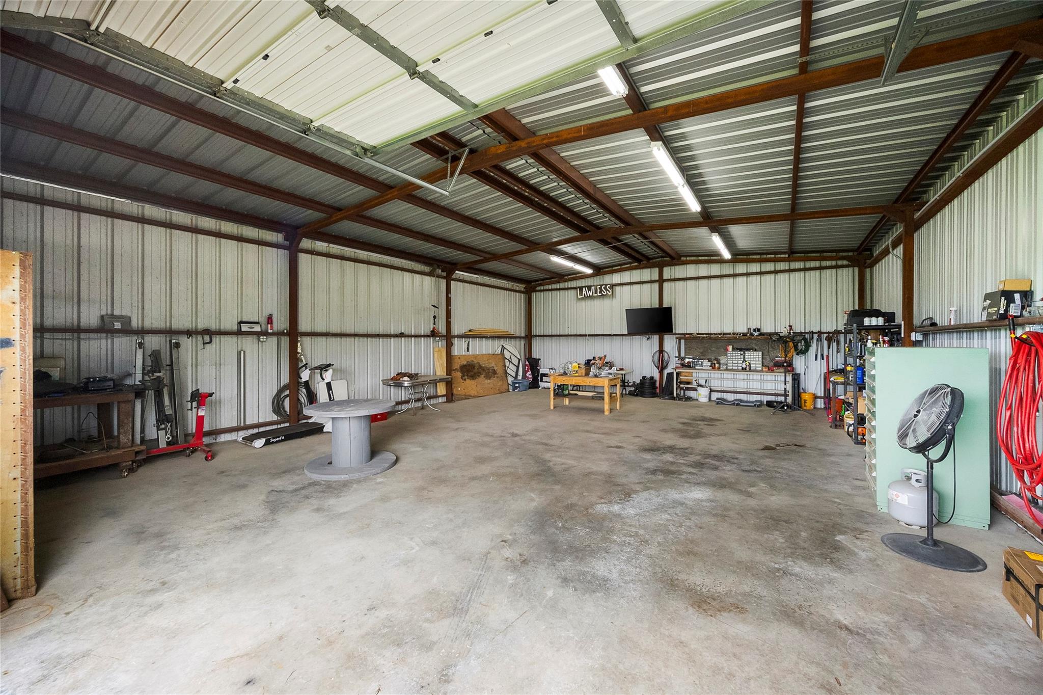 main property photo 18