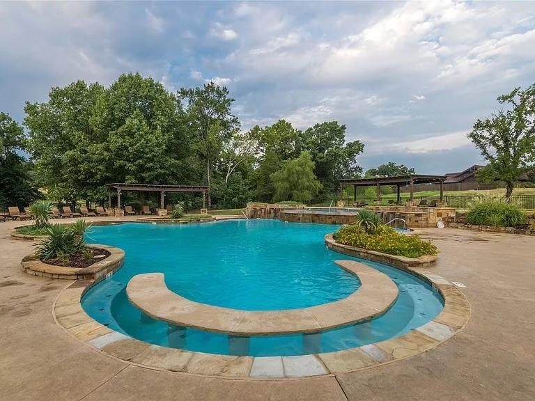 main property photo 12