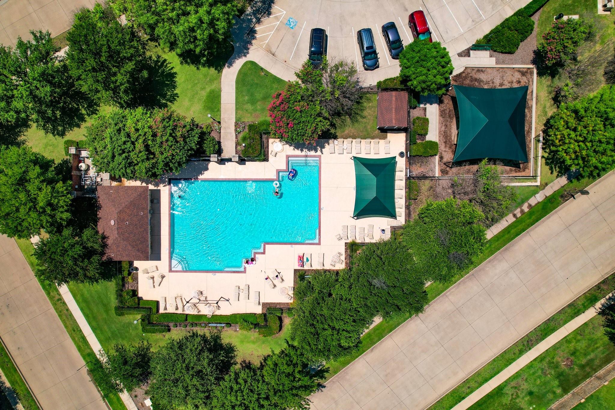 main property photo 30