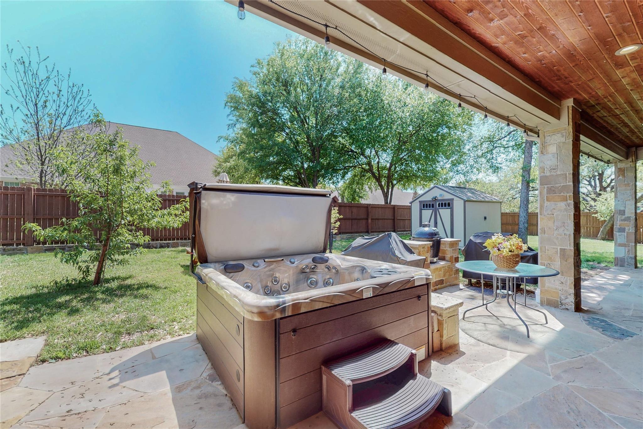 main property photo 28