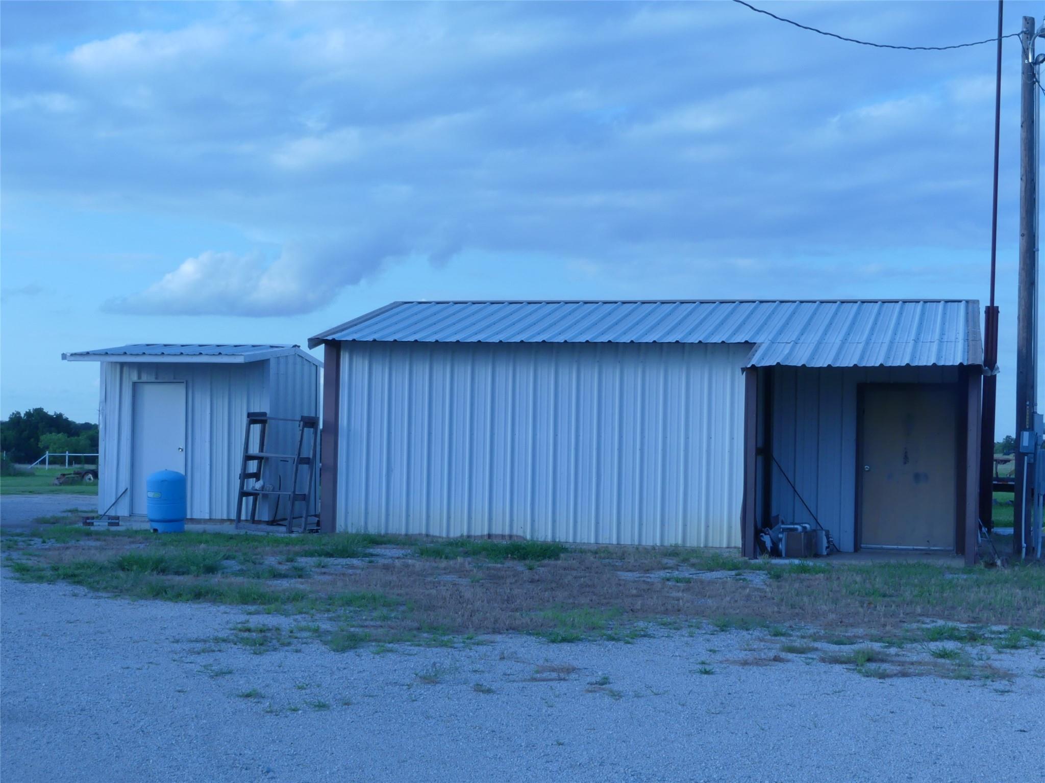 main property photo 30