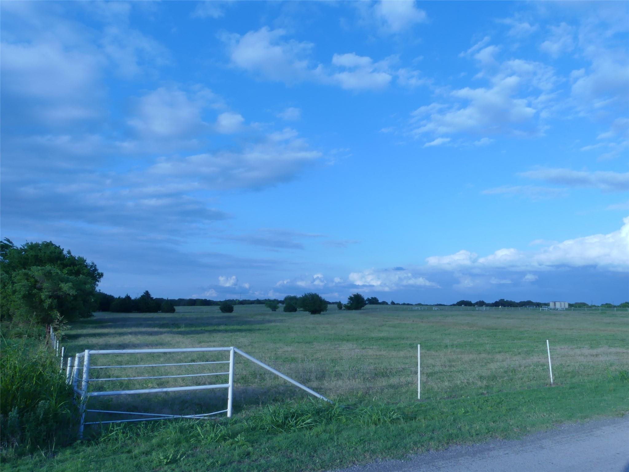 main property photo 31