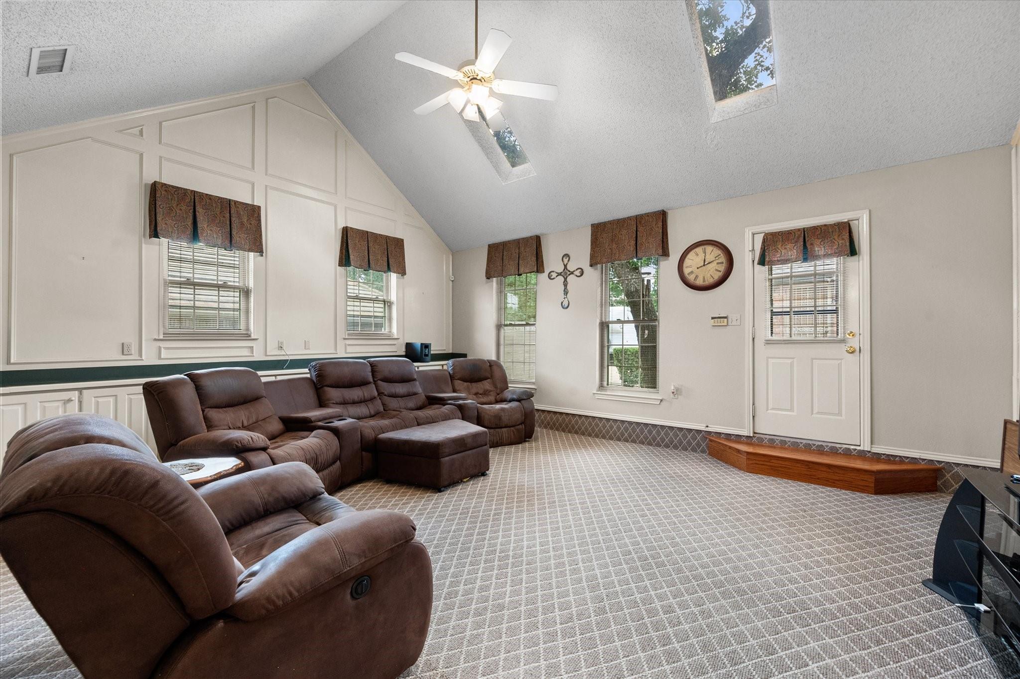 main property photo 12