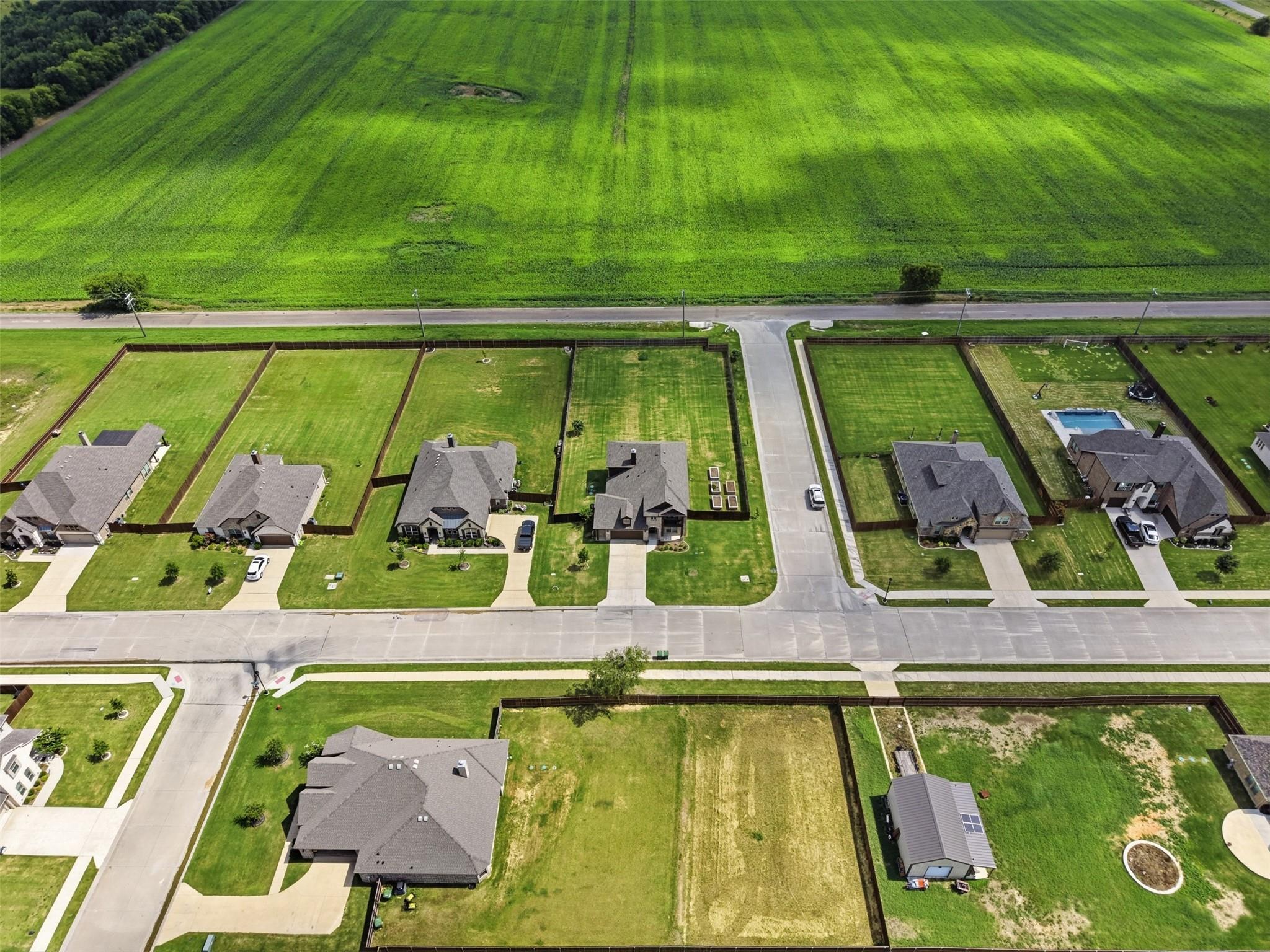 main property photo 33