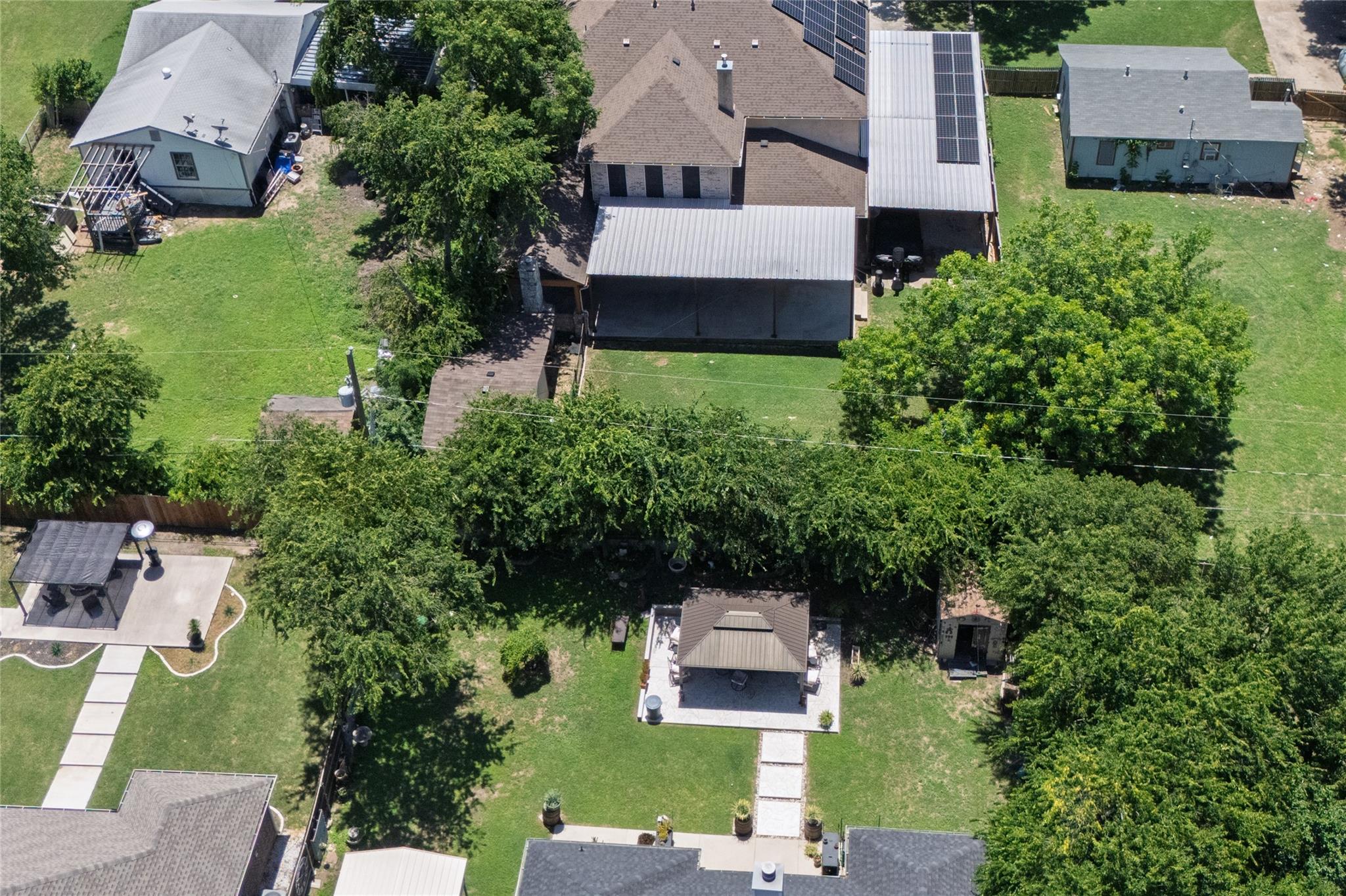 main property photo 14