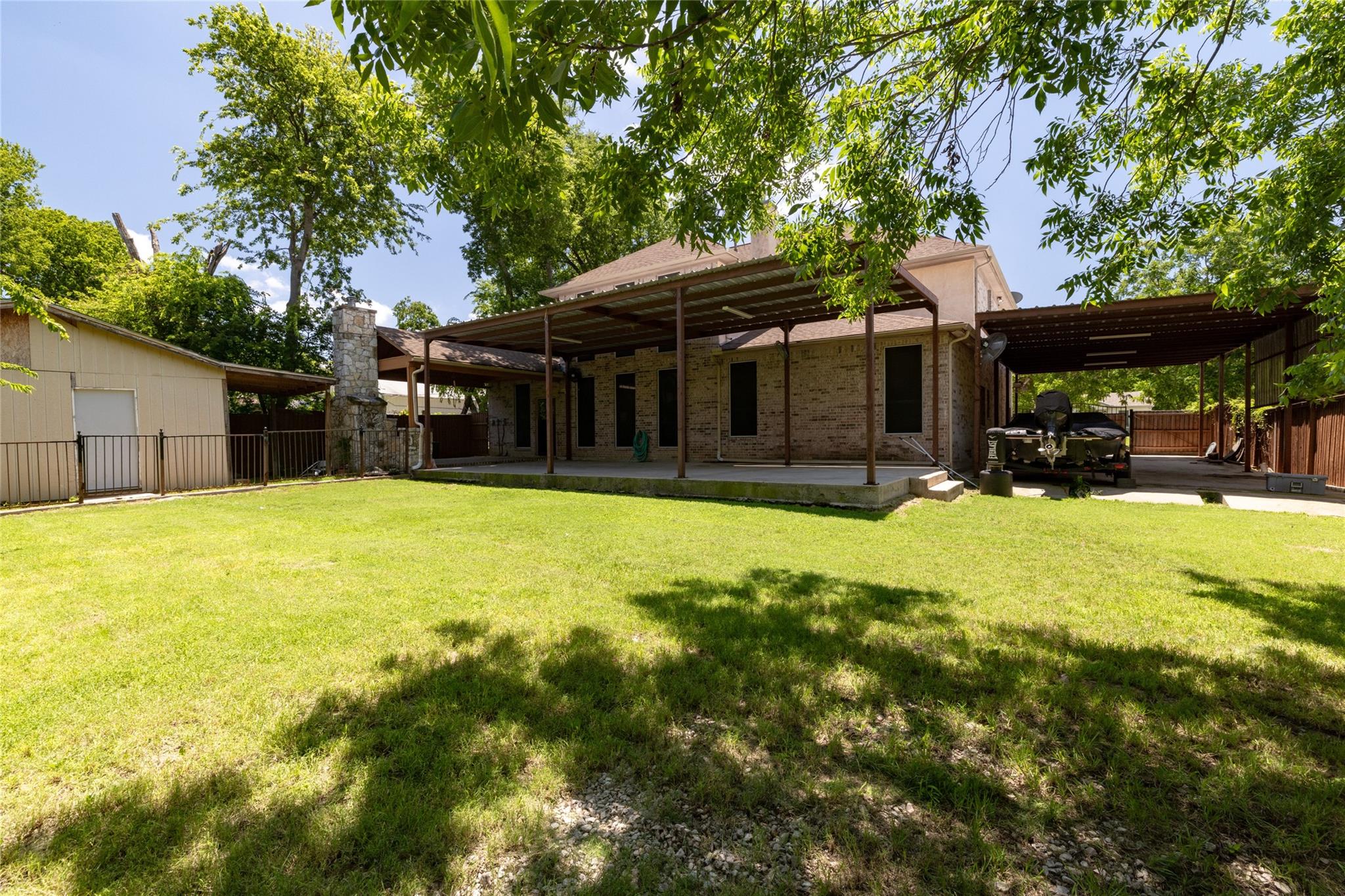 main property photo 6